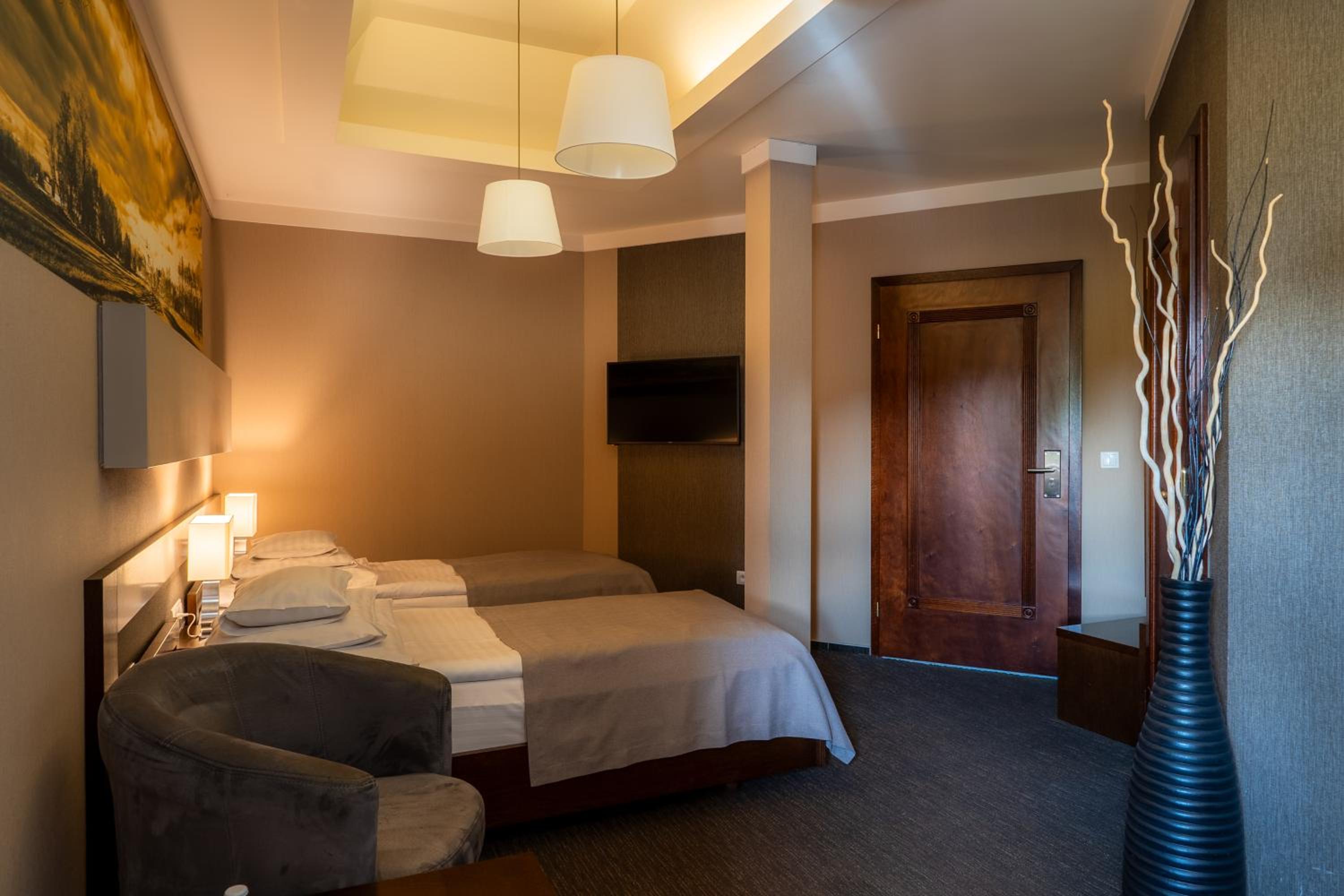Double Room - Photo 12