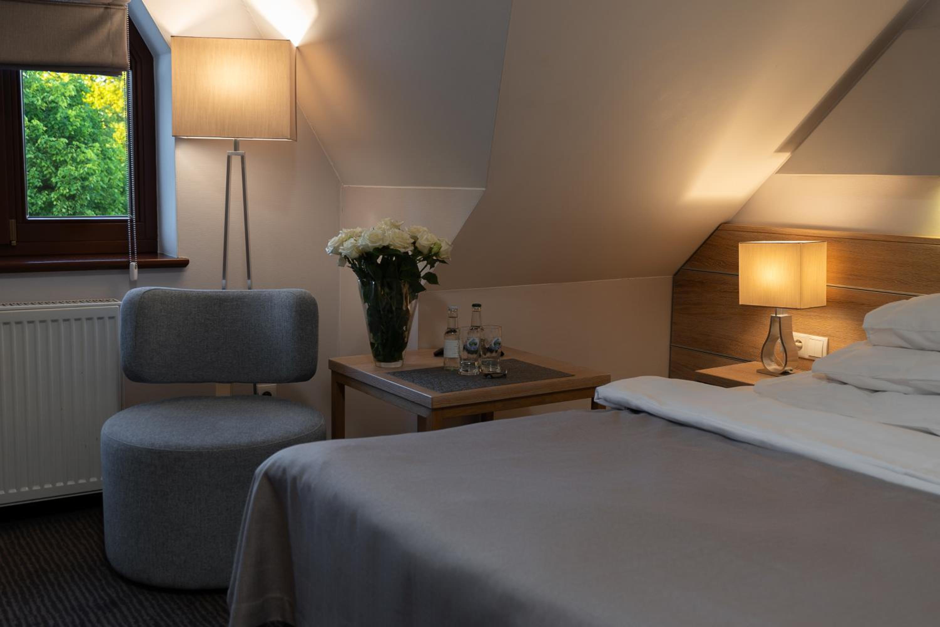 Deluxe Room - Photo 12