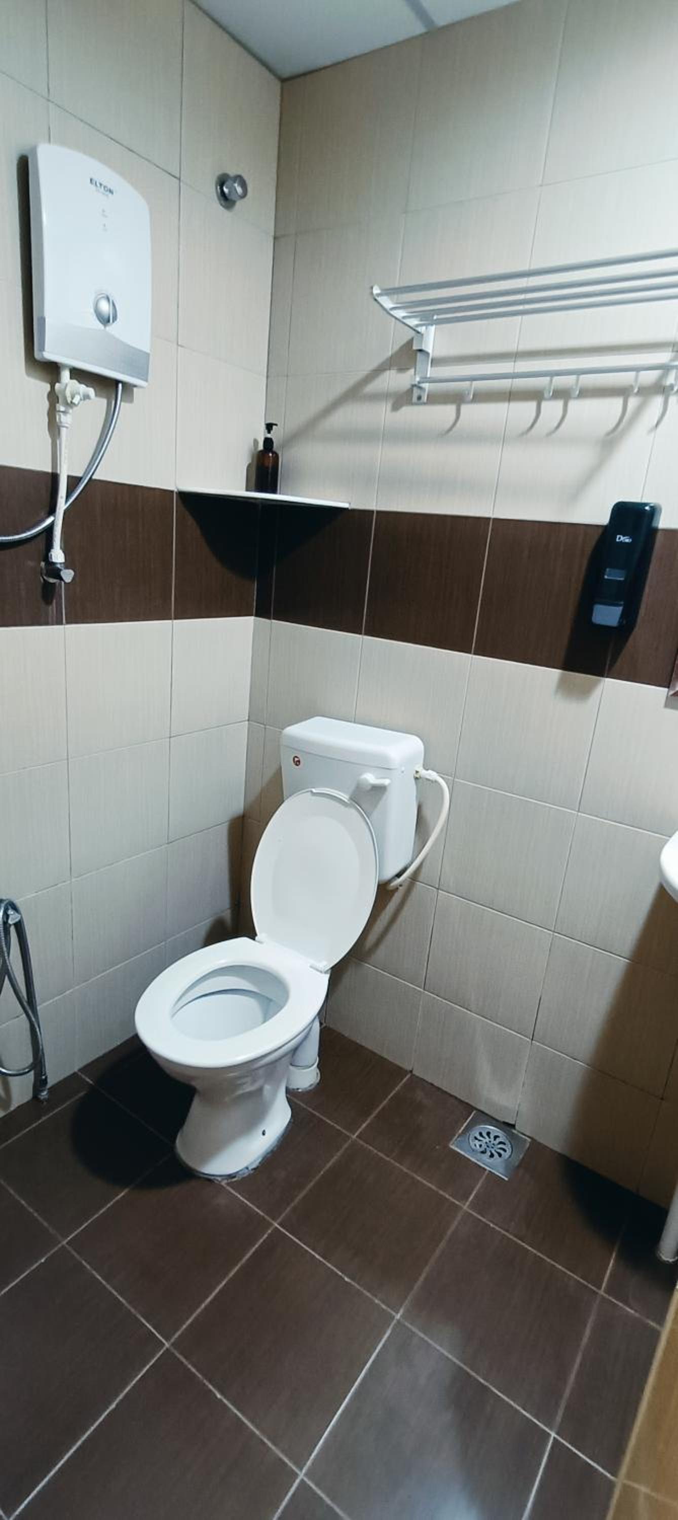Standard Double Room - Photo 8