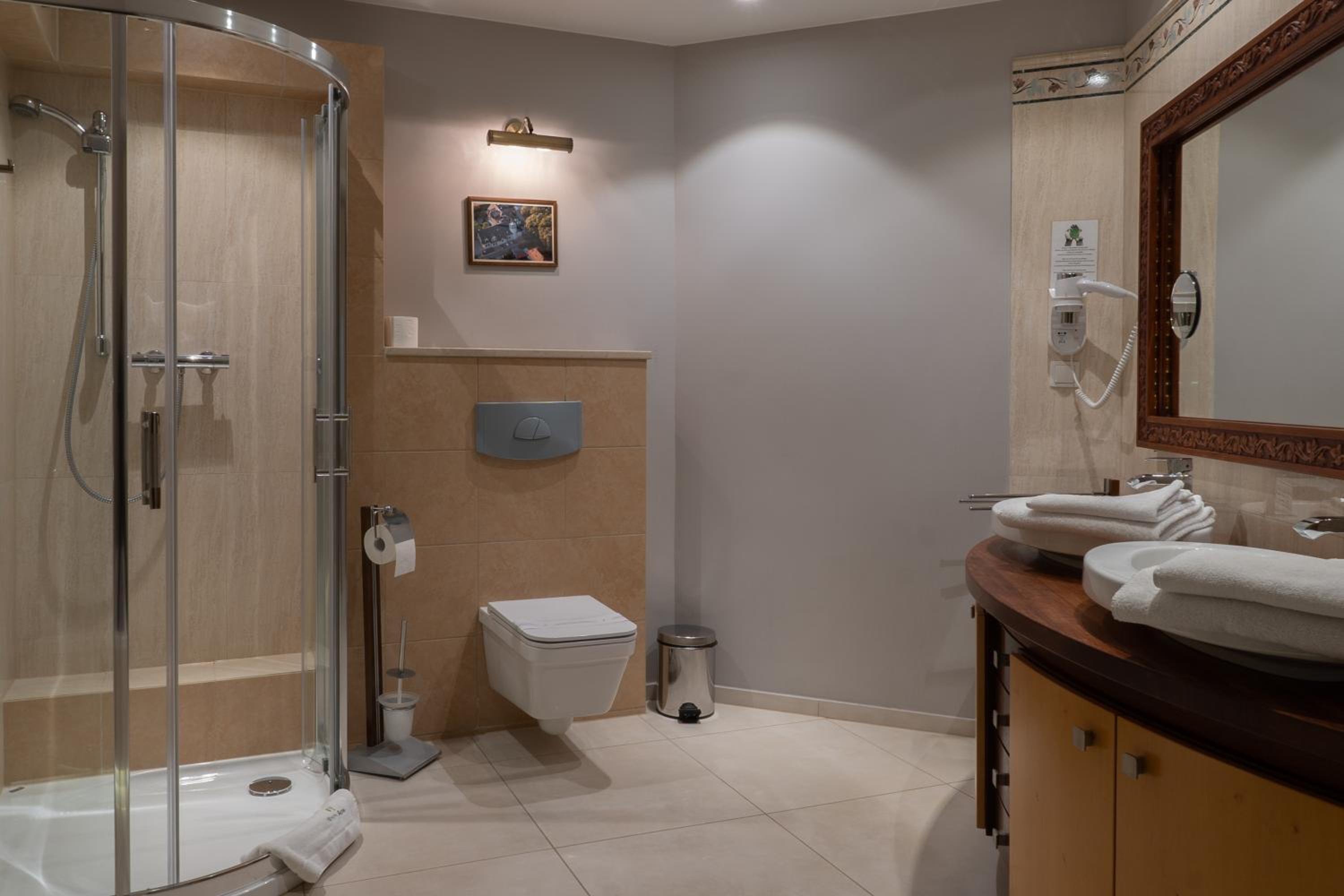 One-Bedroom Apartment - Photo 6