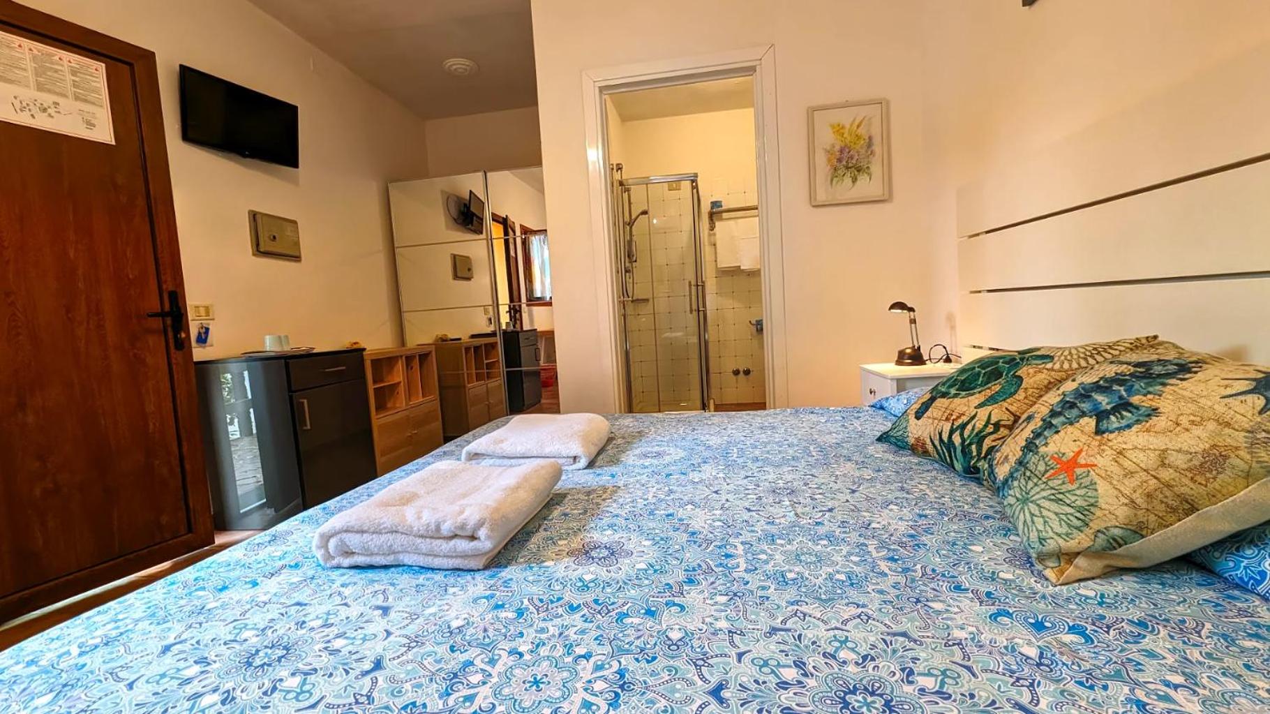 Standard Double Room with Garden View