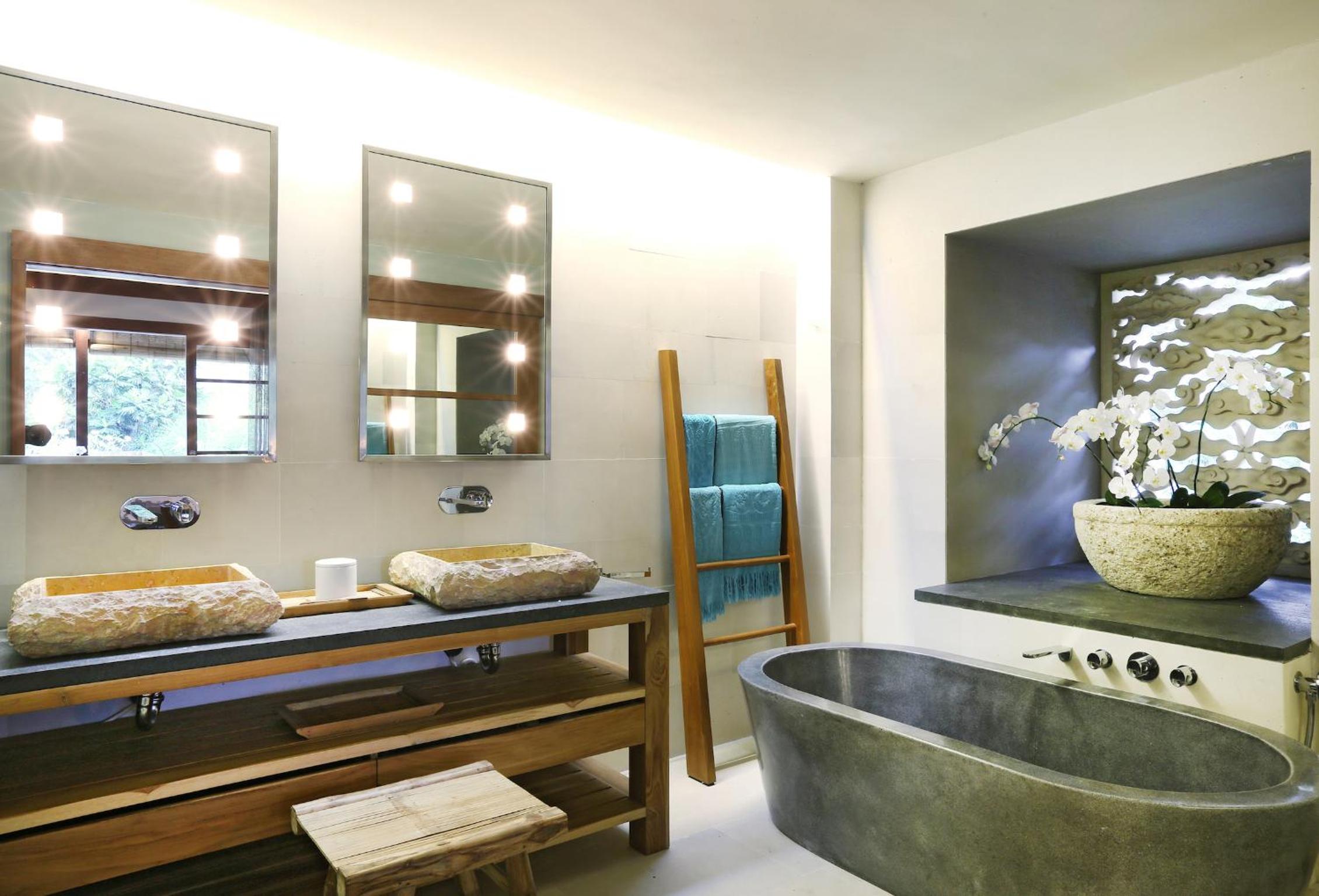 Garden Suite with Bath Tub and Daily Afternoon Tea