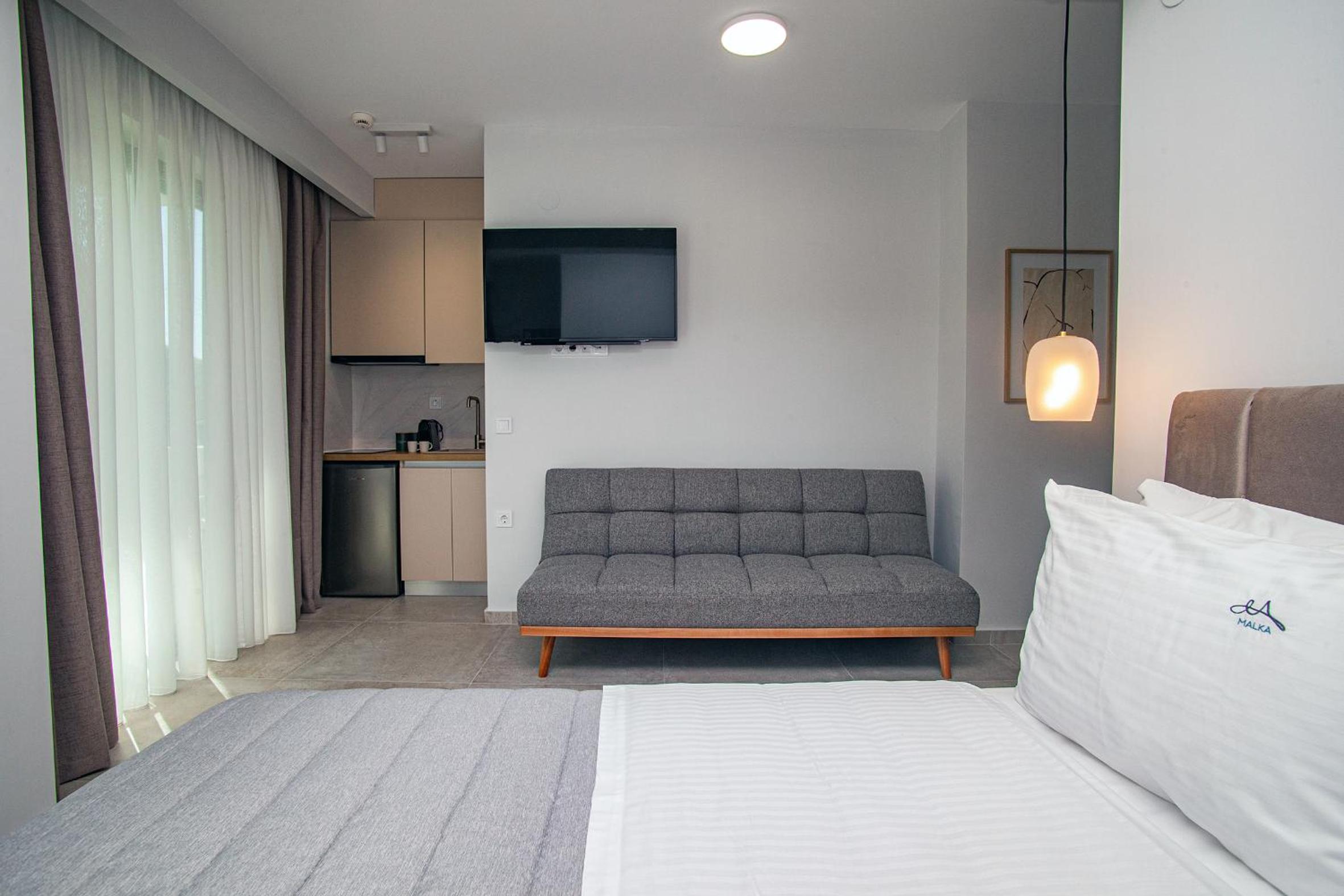 Deluxe Triple Room photo 2