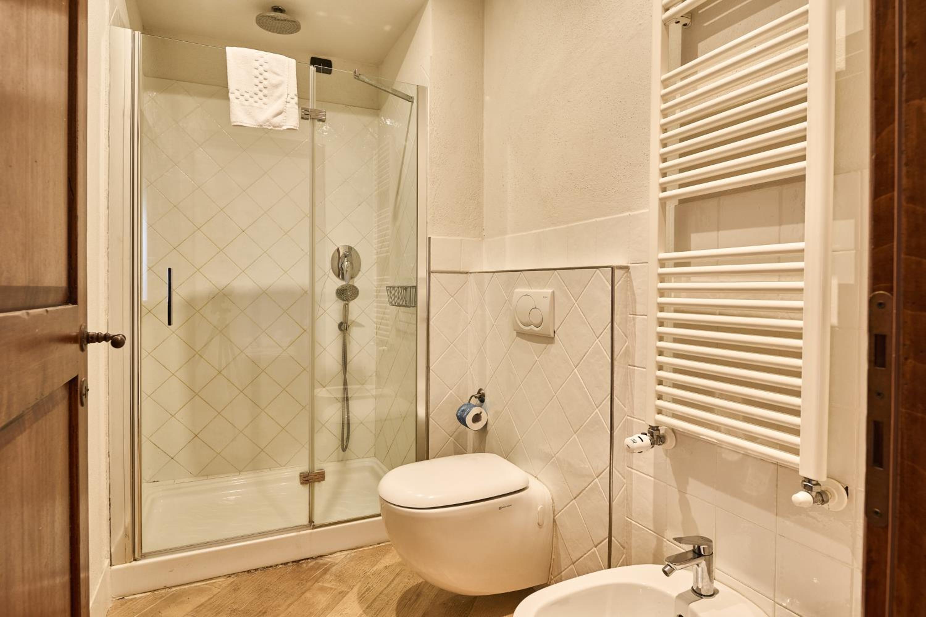 Triple Room - Photo 13