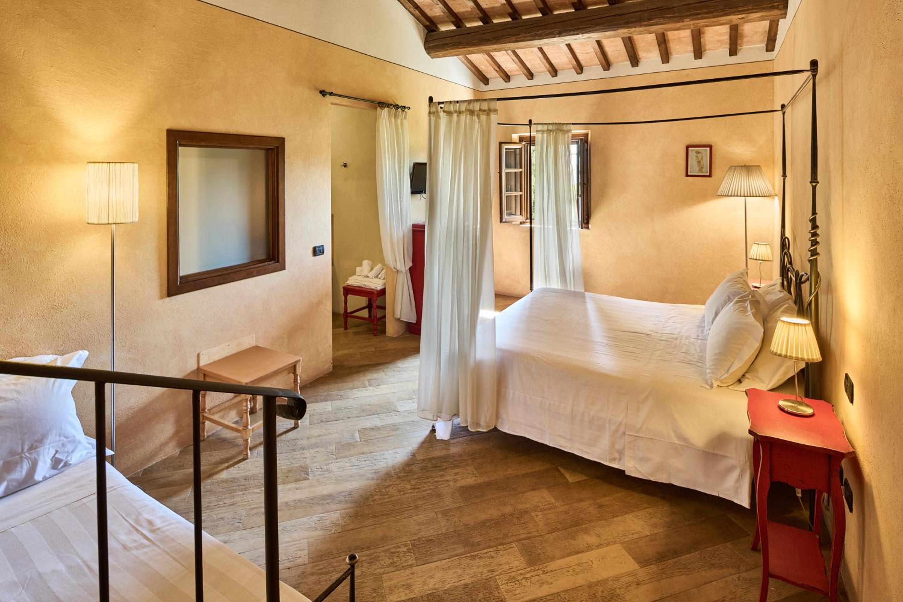 Triple Room - Photo 16
