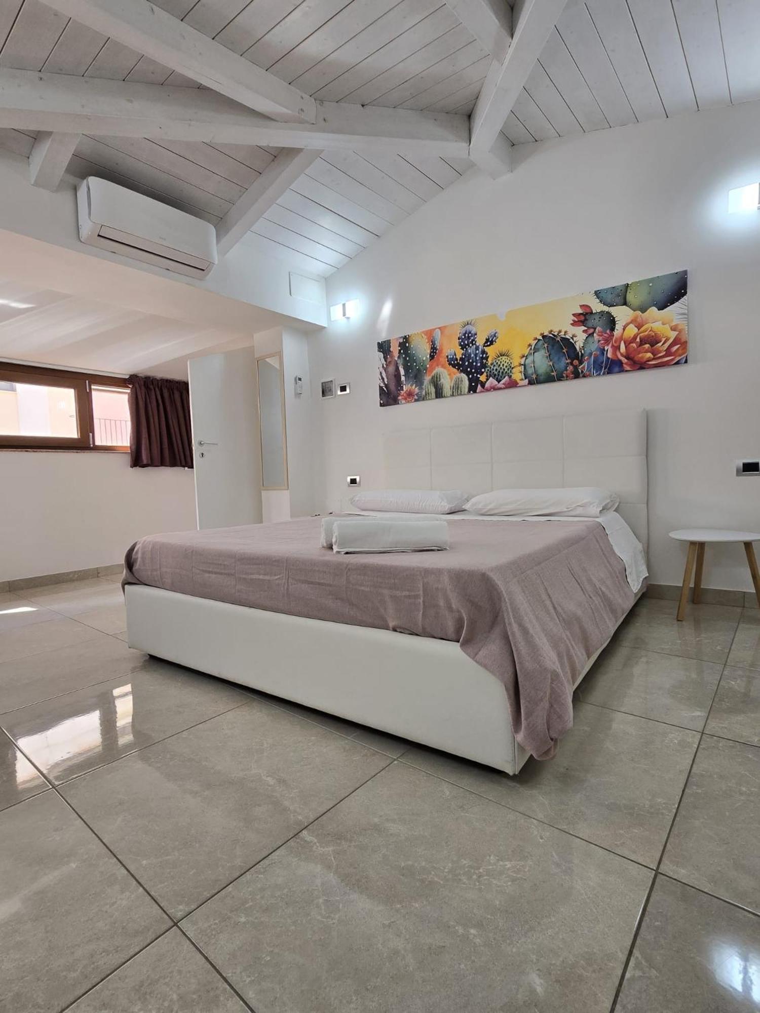 Large Double Room photo 2