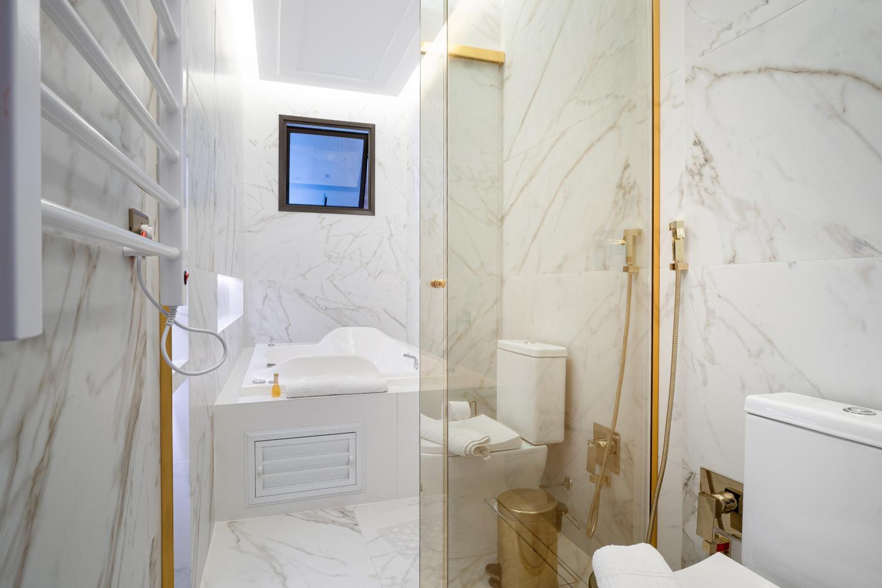 Master Double or Twin Room thumbnail 5