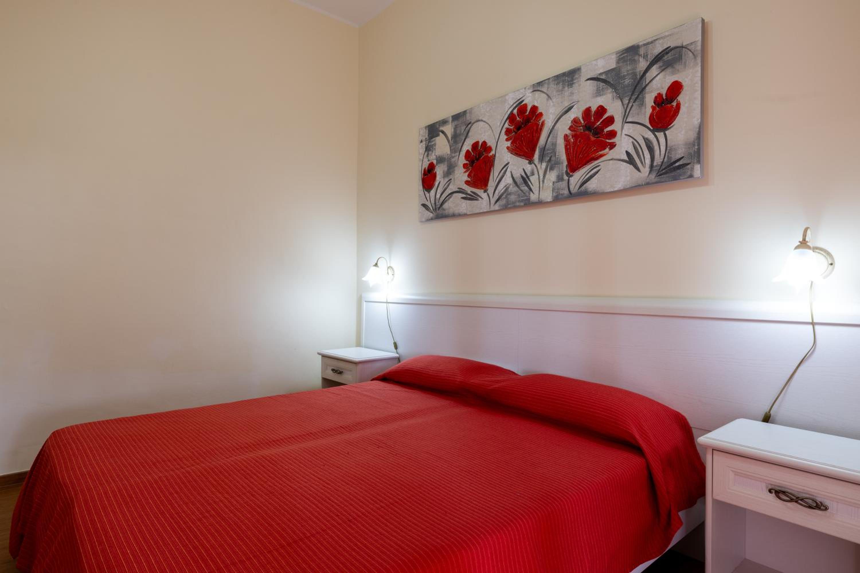 Double or Twin Room with Private Bathroom photo 3