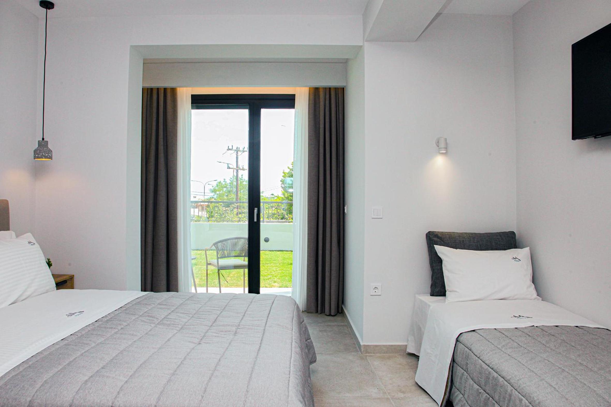 Triple Room with Garden View photo 1