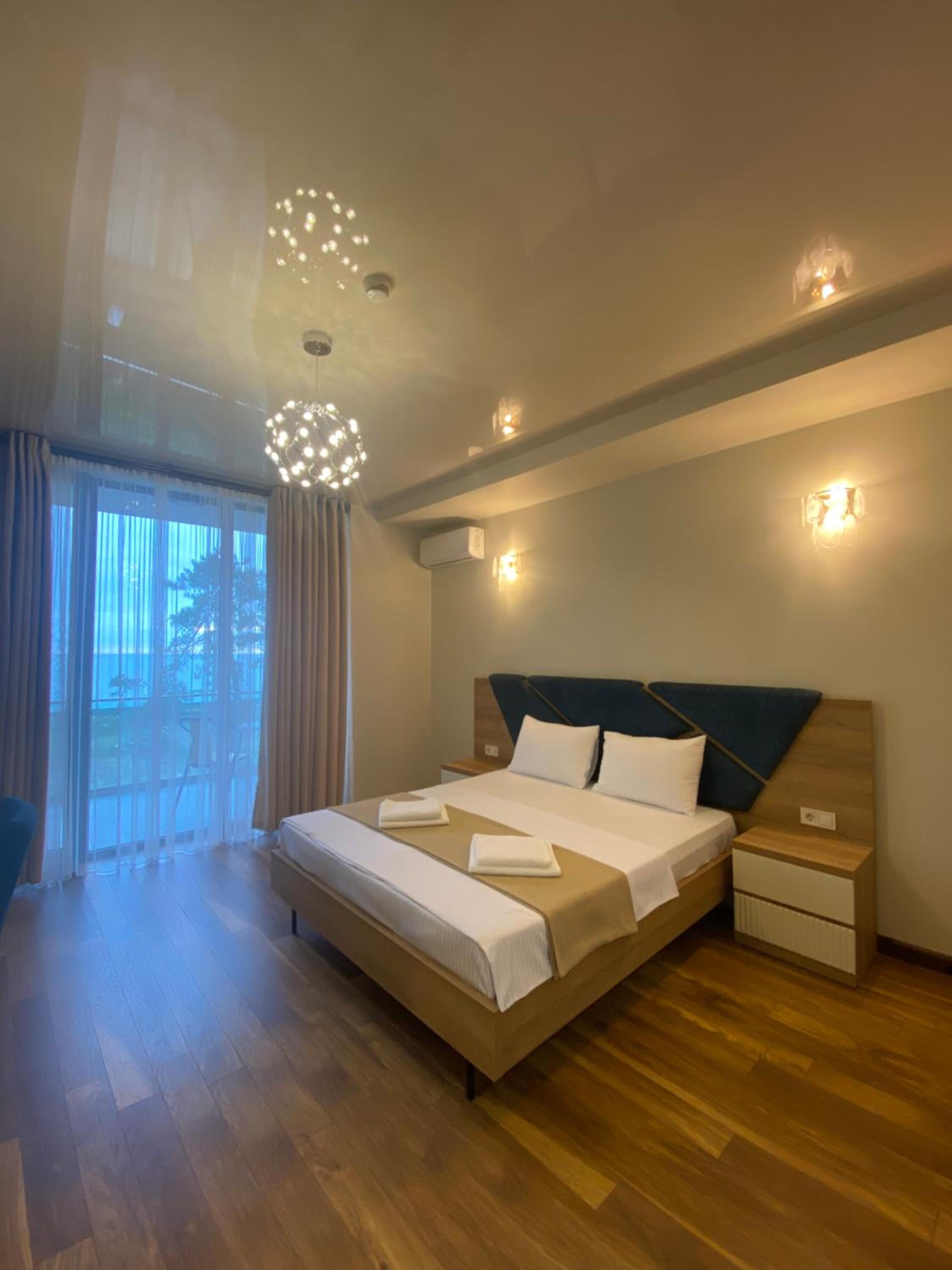 Deluxe Double Room with Balcony and Sea View