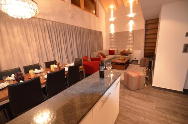 Apartment photo 2