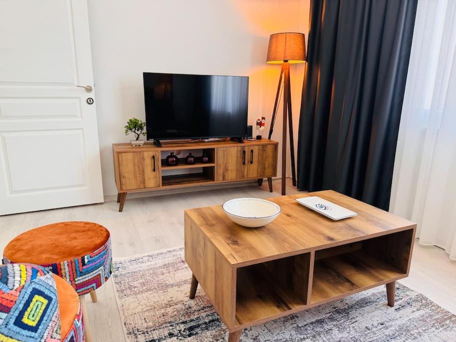 Three-Bedroom Apartment photo 1