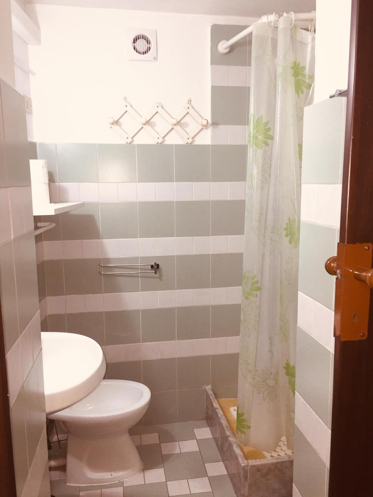 Two-Bedroom House - Photo 7