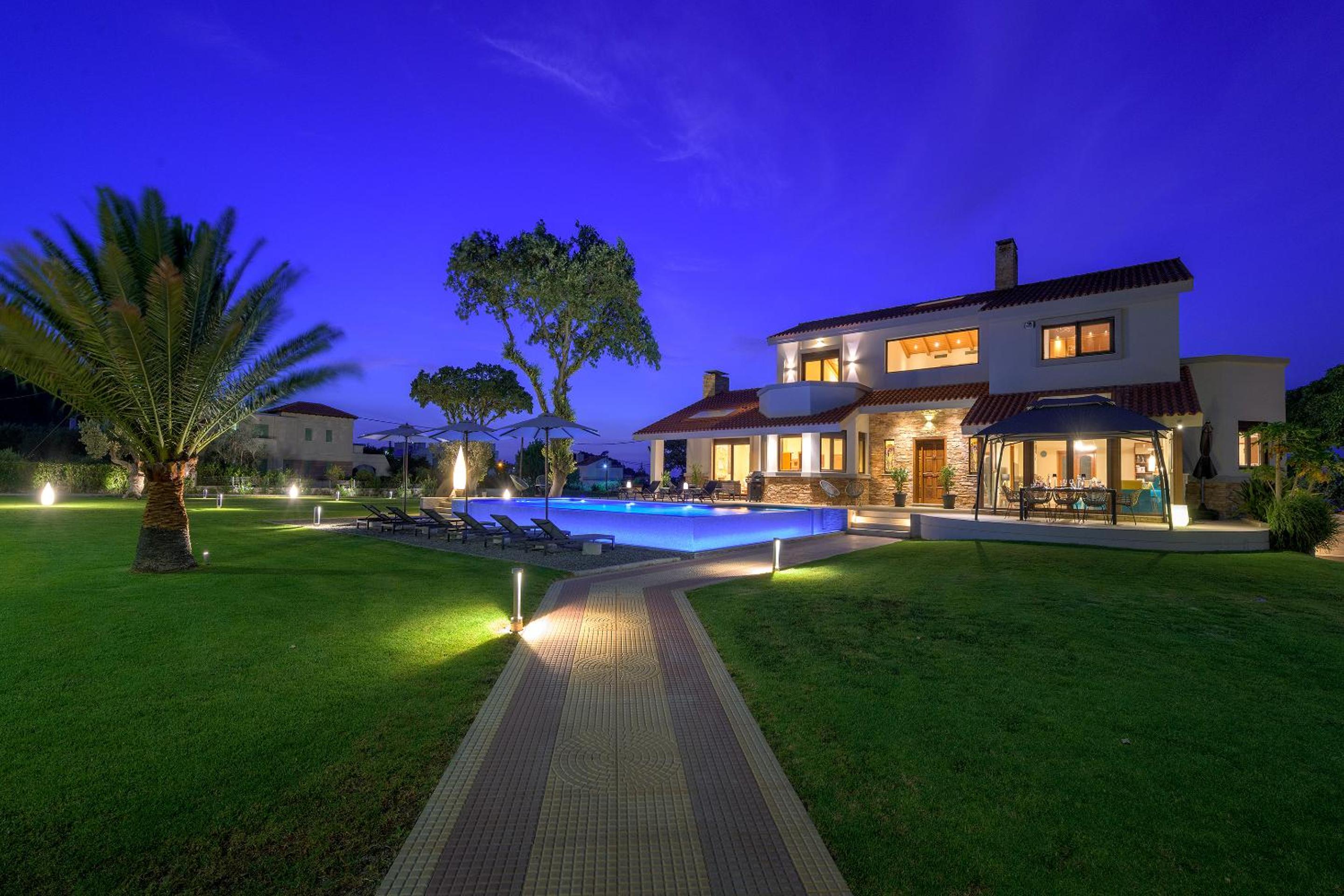 Villa photo 3