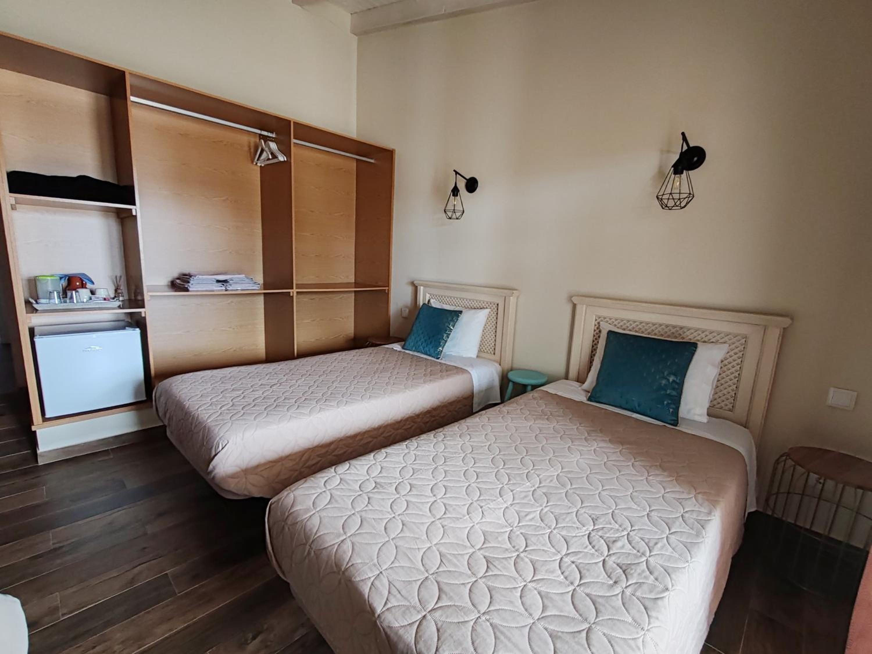 Twin Room with Pool View - Photo 1