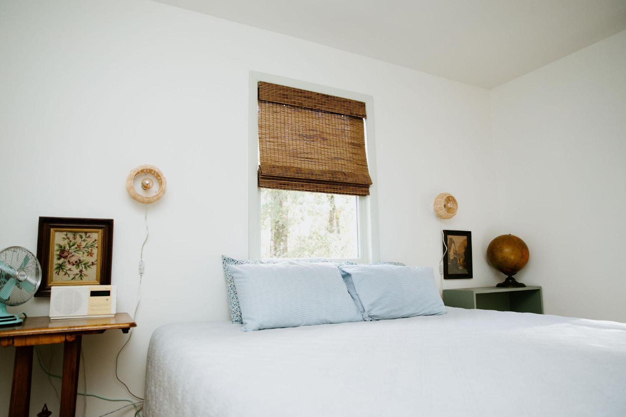 Three-Bedroom House - Photo 26