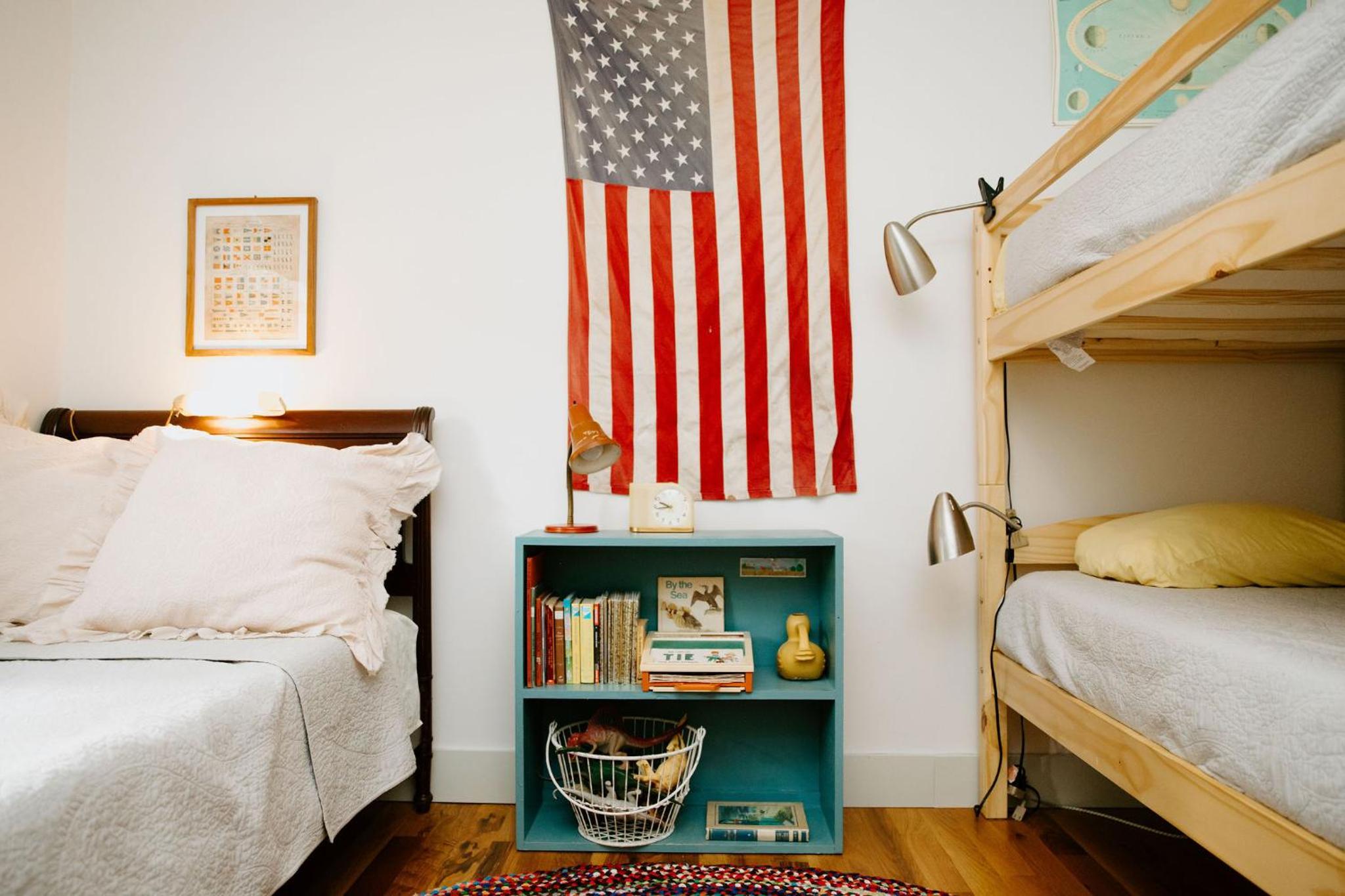 Three-Bedroom House - Photo 6