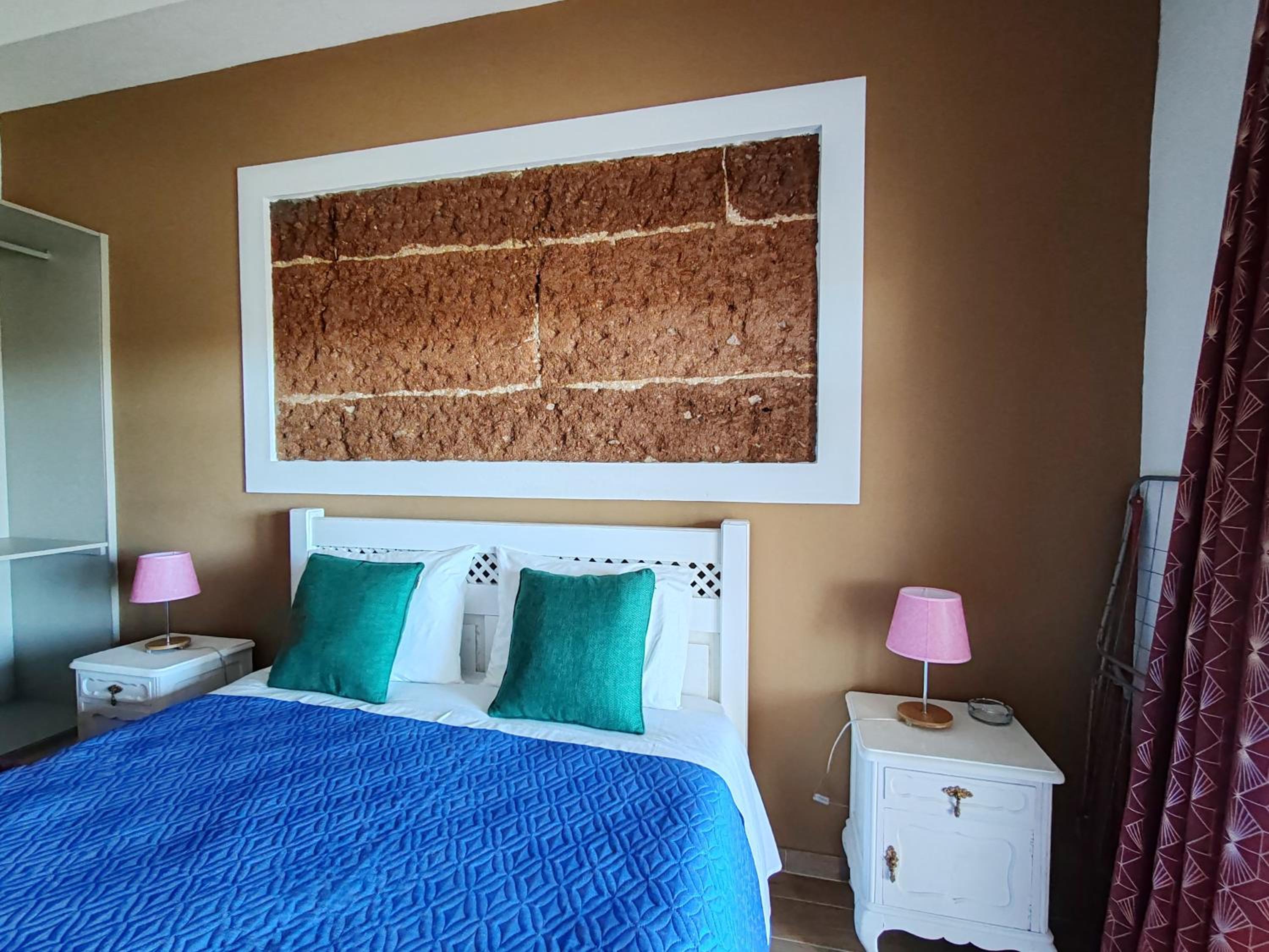 Deluxe Double Room with Balcony - Photo 21