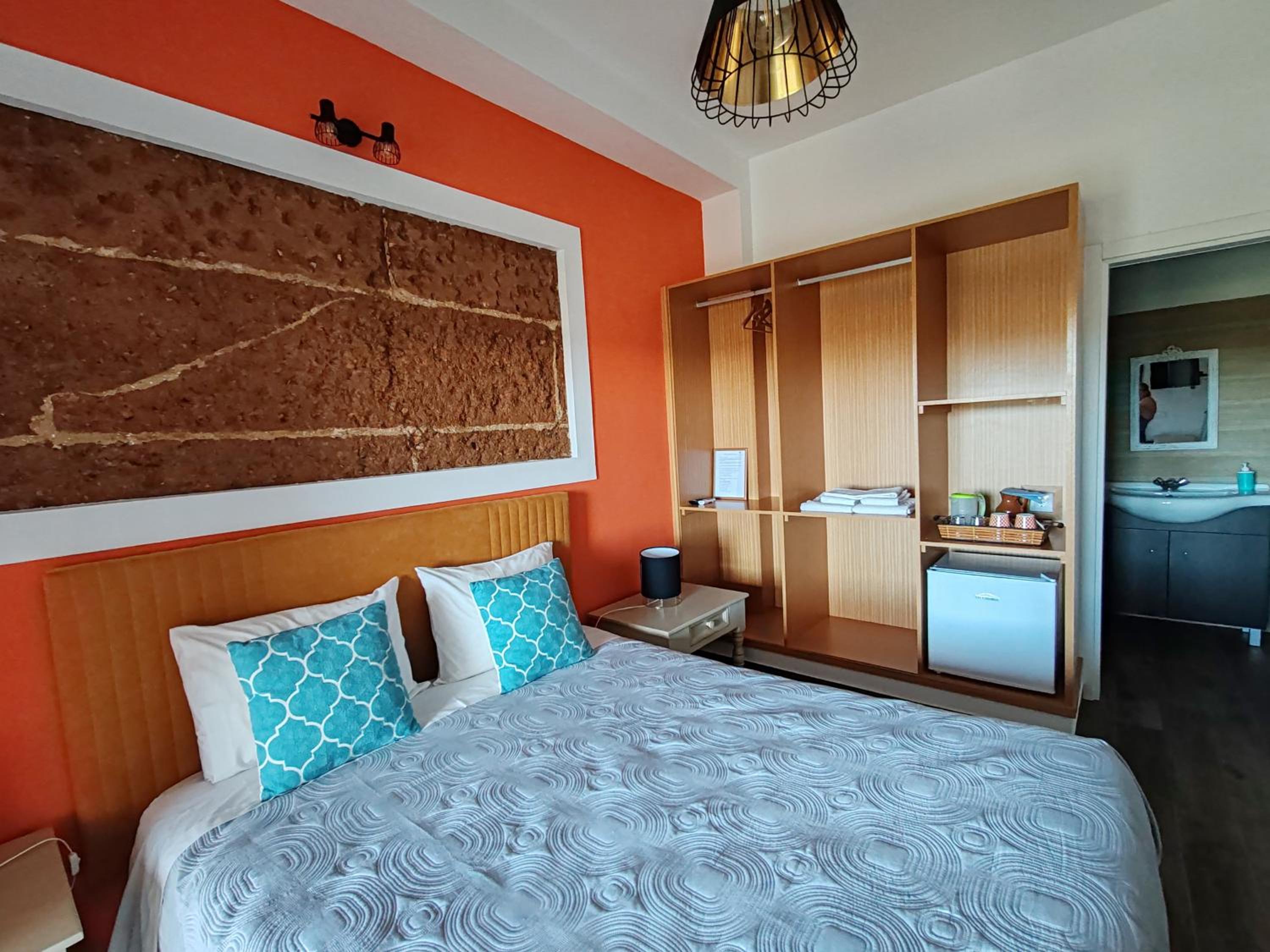 Deluxe Double Room - Photo 23