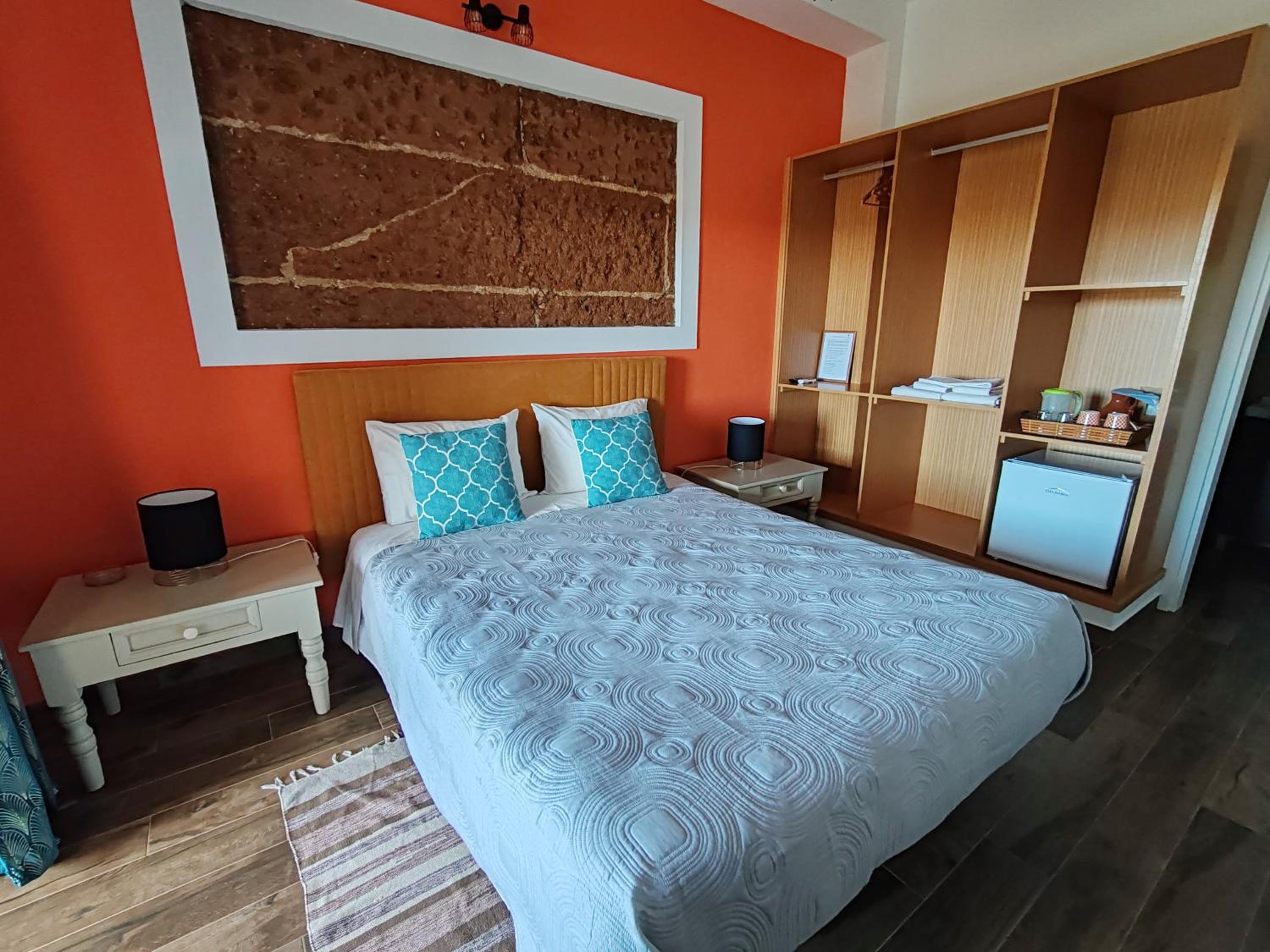 Deluxe Double Room - Photo 21