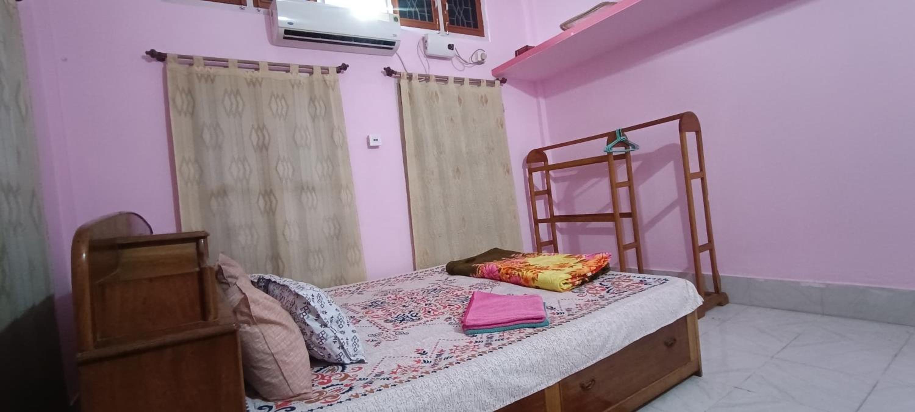 Three-Bedroom House photo 1