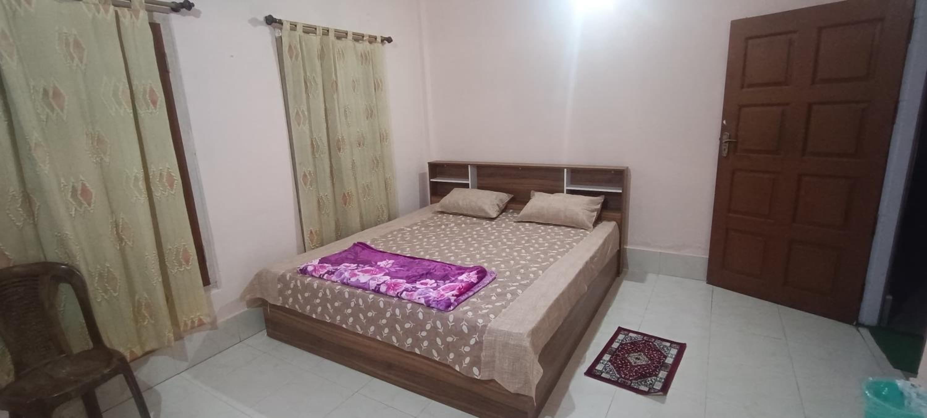 Three-Bedroom House photo 3