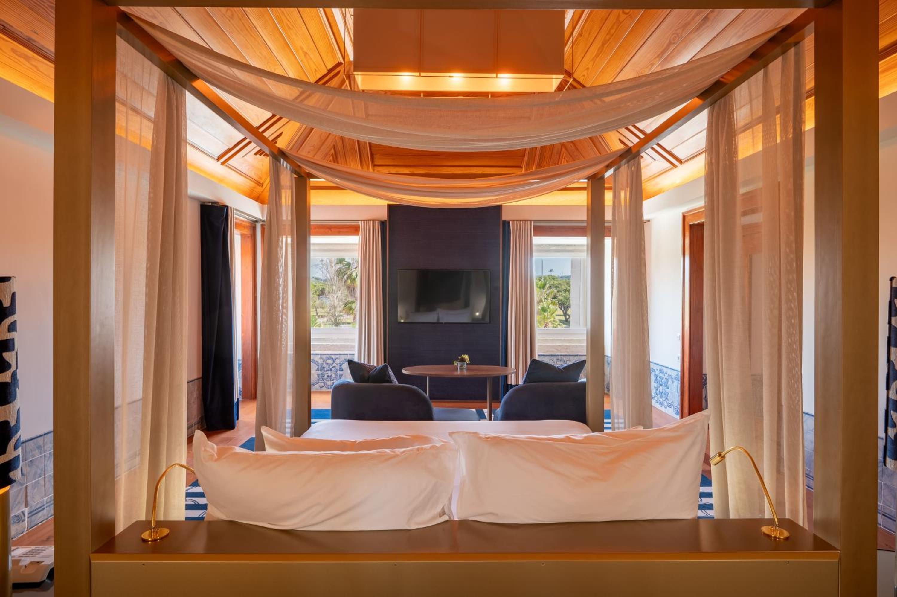 Governor Suite photo 2