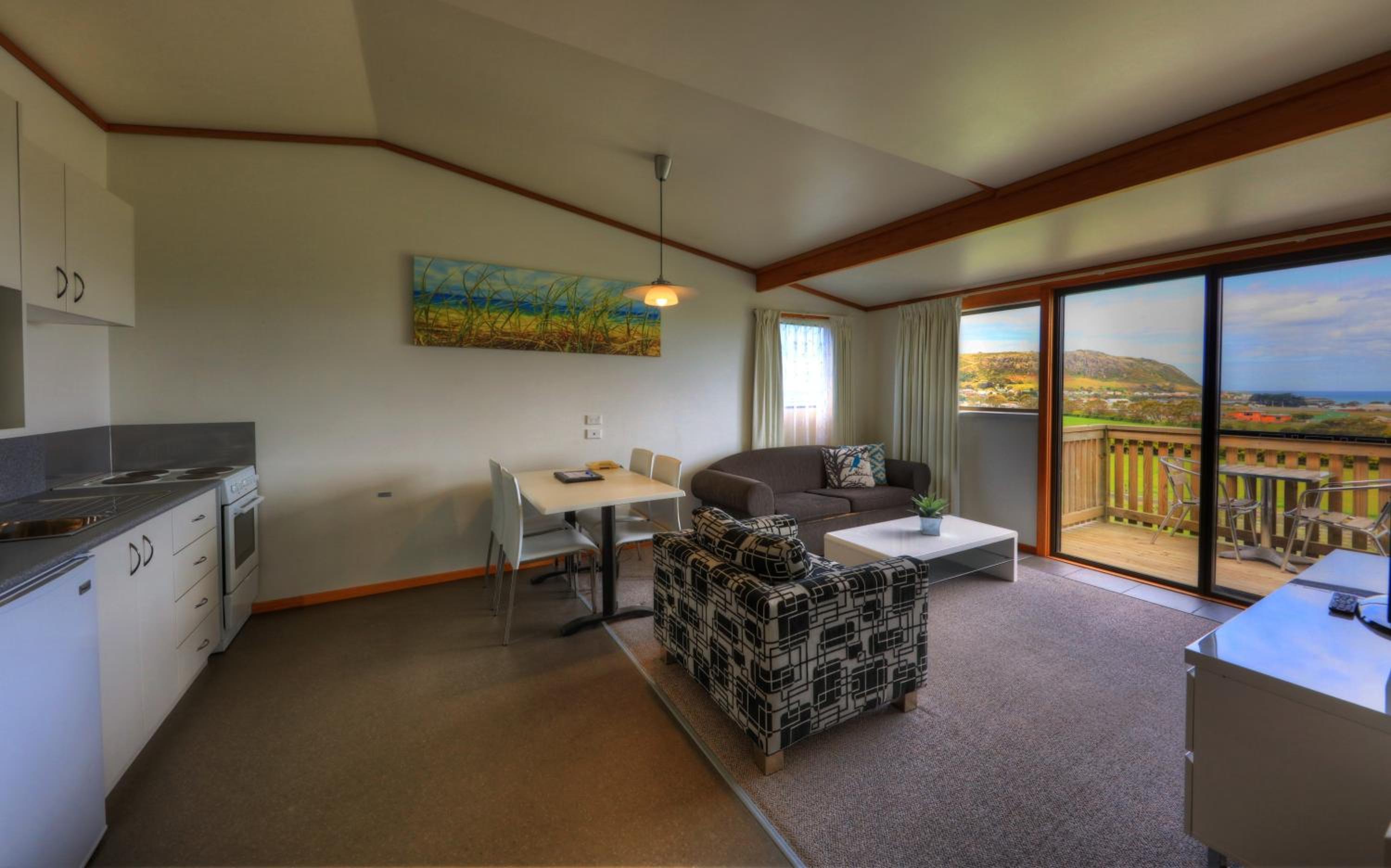 Two-Bedroom Apartment with Sea View photo 3