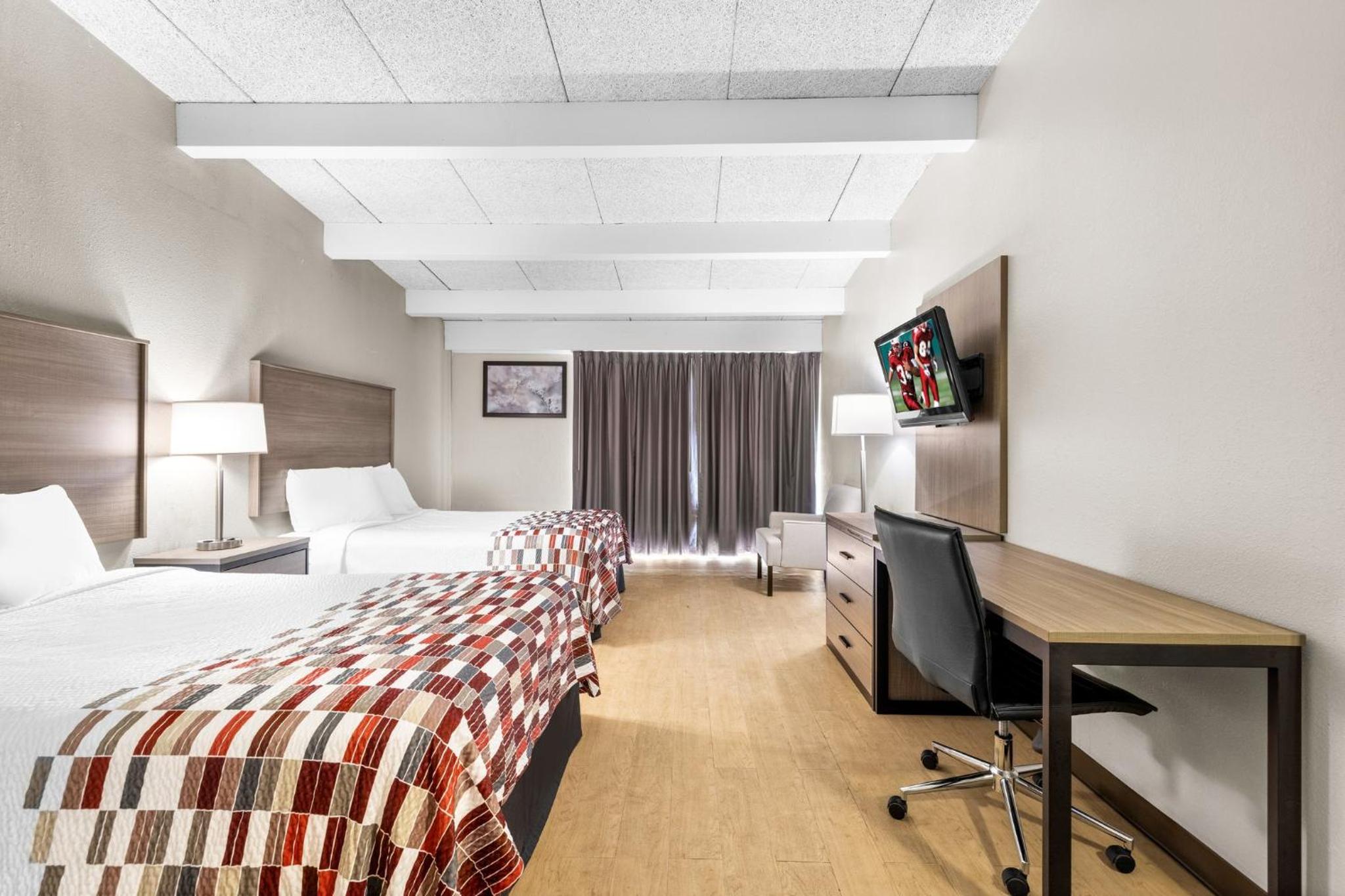Deluxe Room with Two Double Beds Non-Smoking photo 2