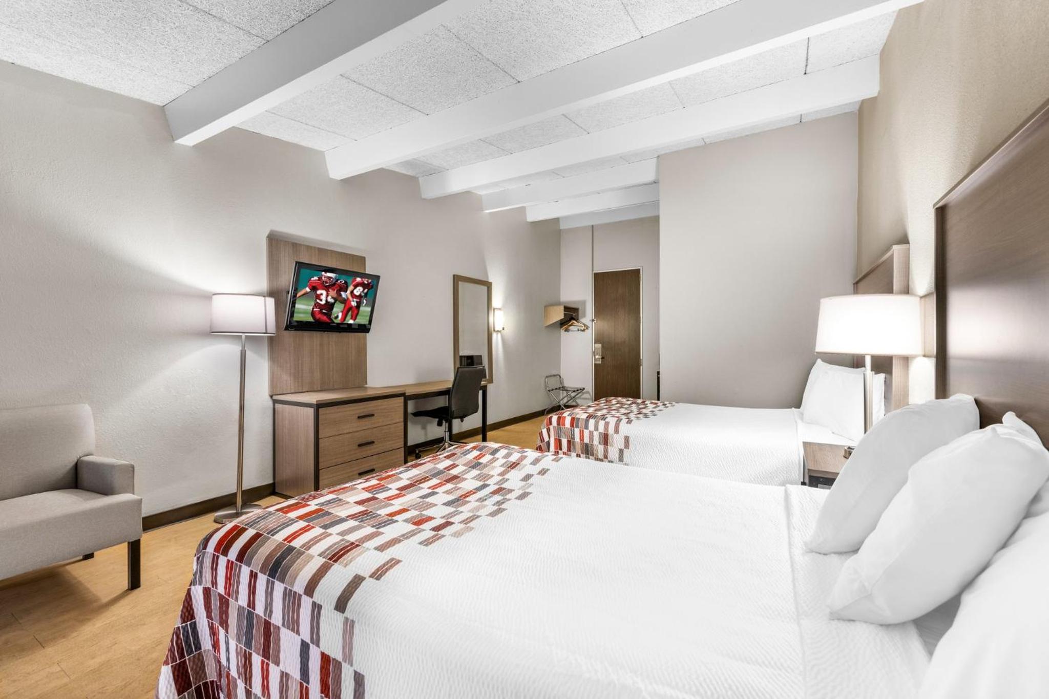 Deluxe Room with Two Queen Beds and One Double Bed Third Floor Non-Smoking photo 1