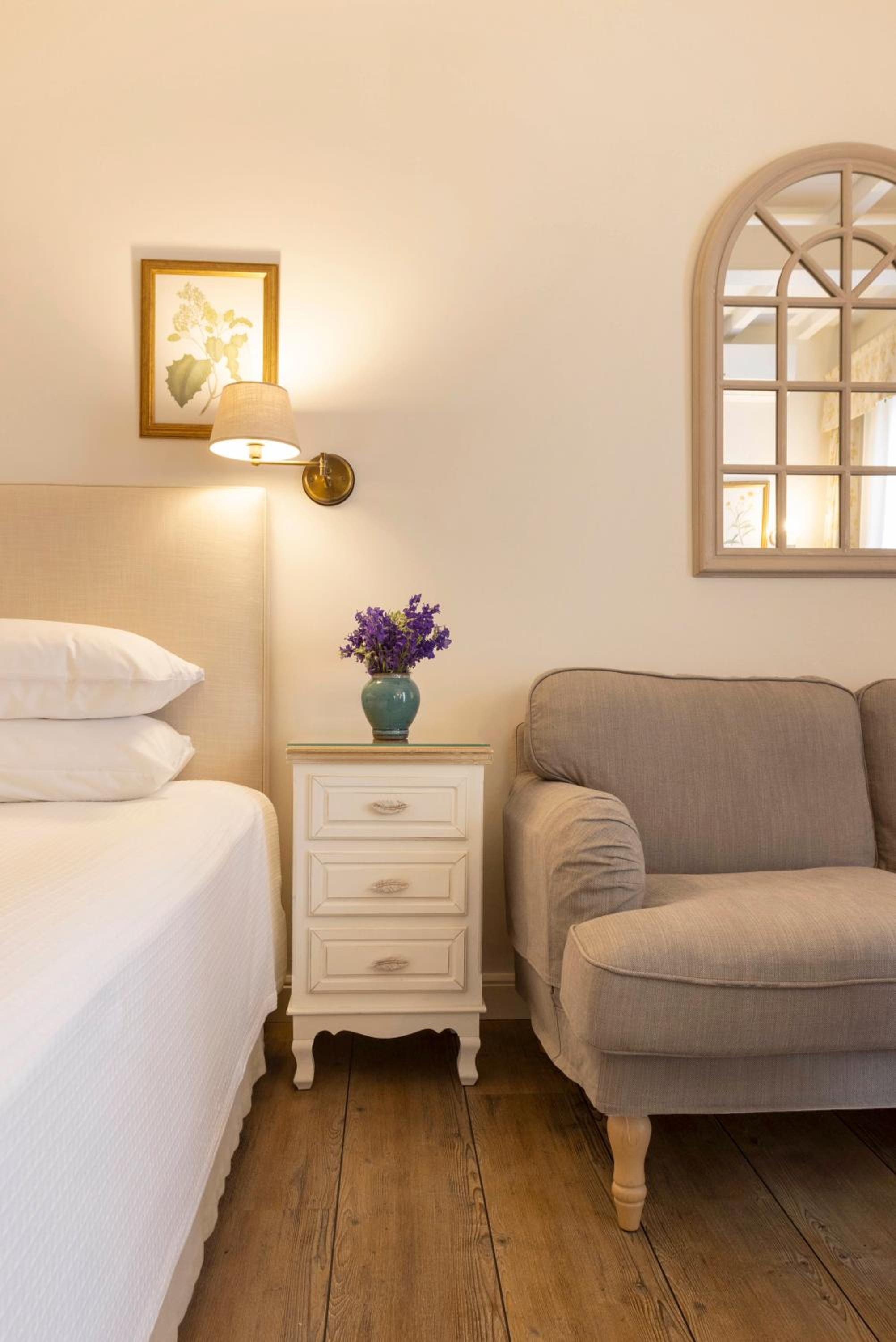 Standard Twin Room - Photo 12