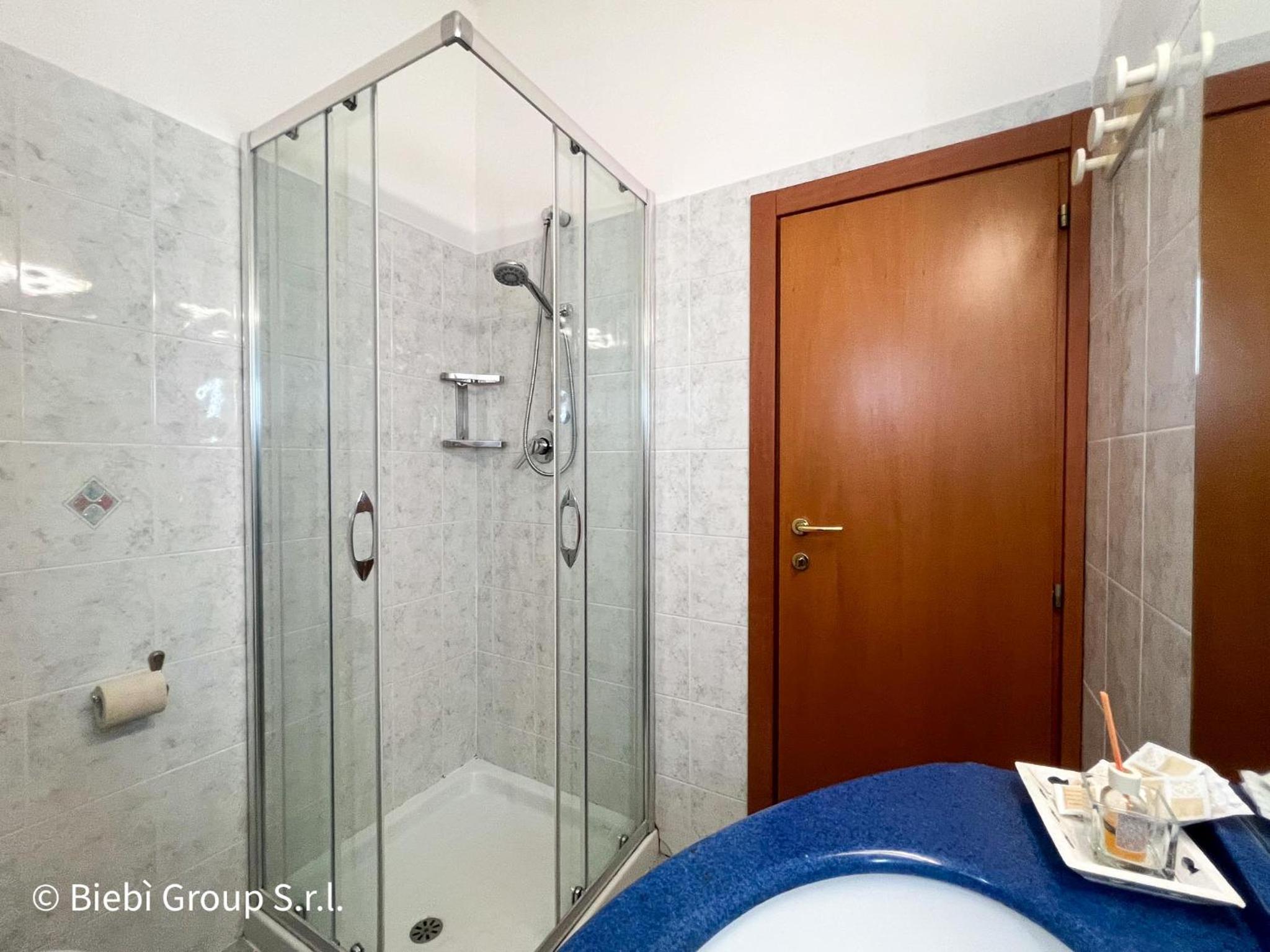 Double or Twin Room with Balcony with Beach Access photo 1