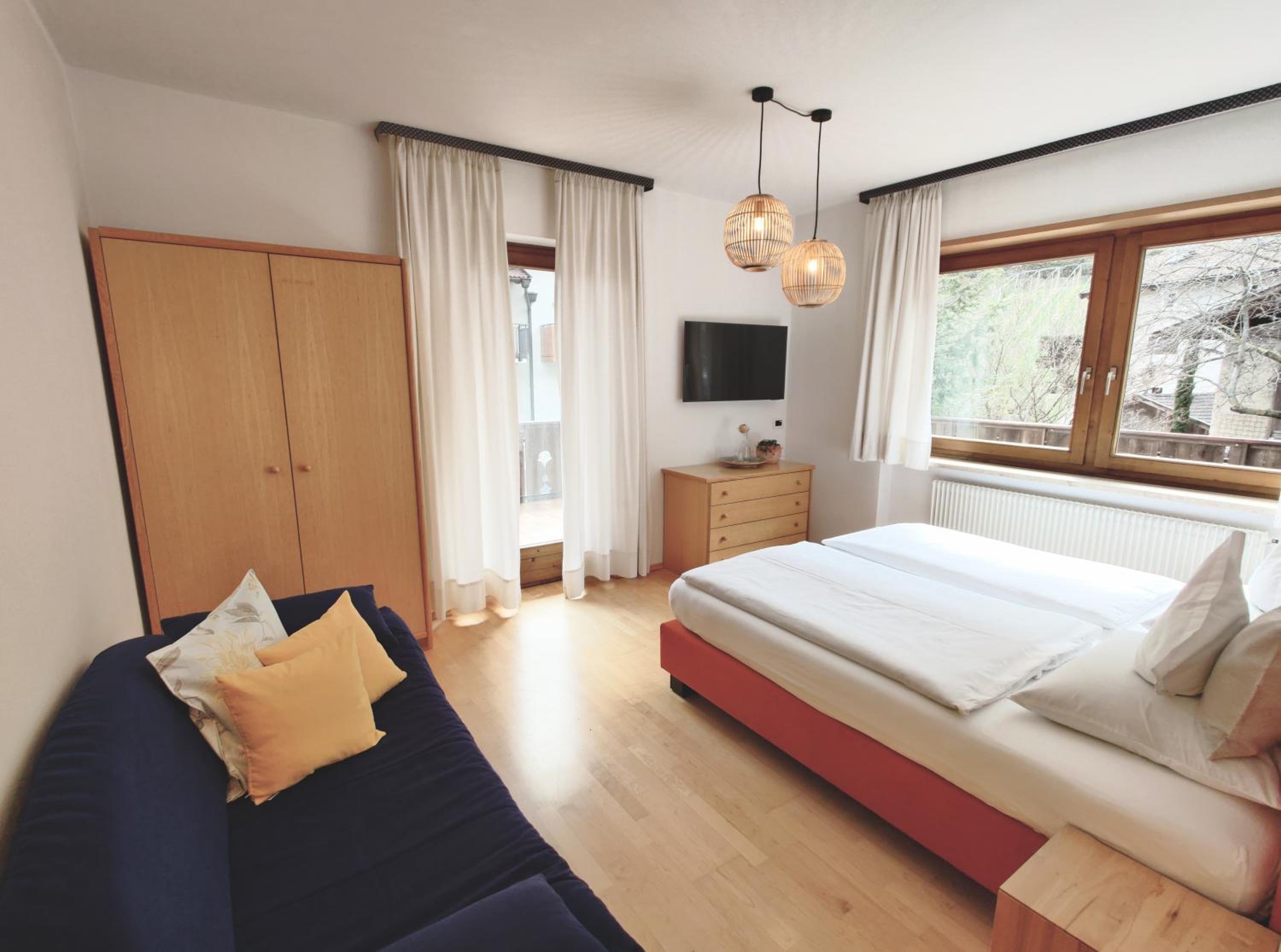 Studio Apartment with One Double Bed