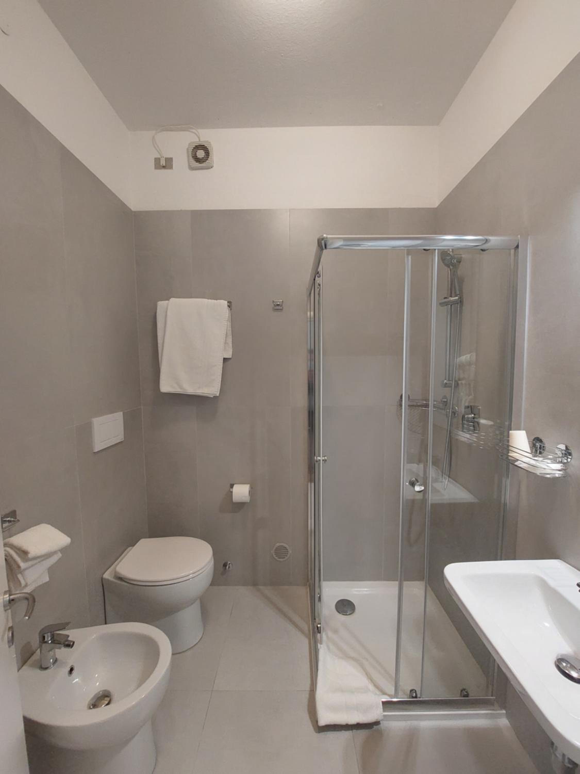 Double or Twin Room with Sea View - Photo 7