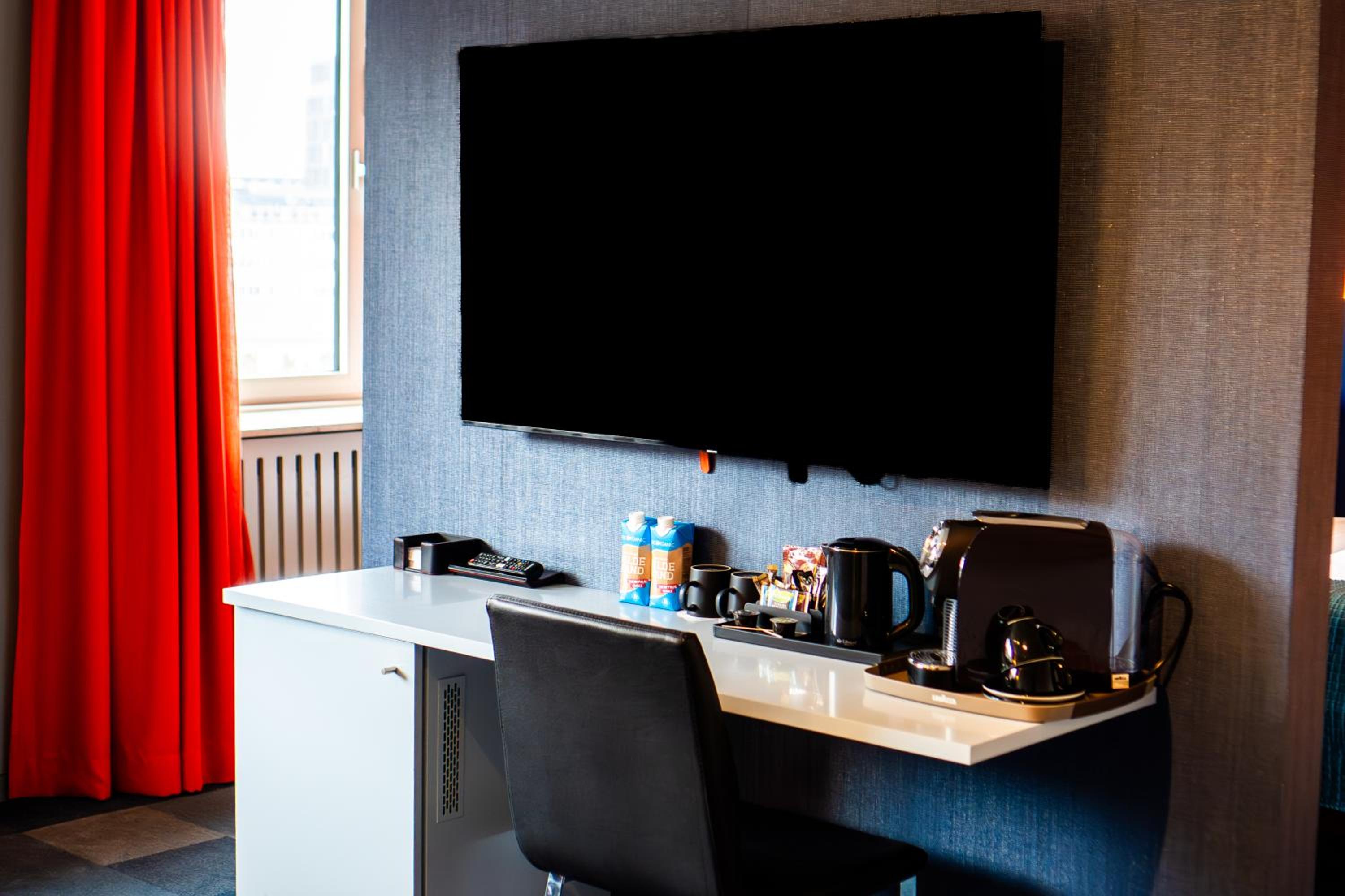 Suite - Photo 2