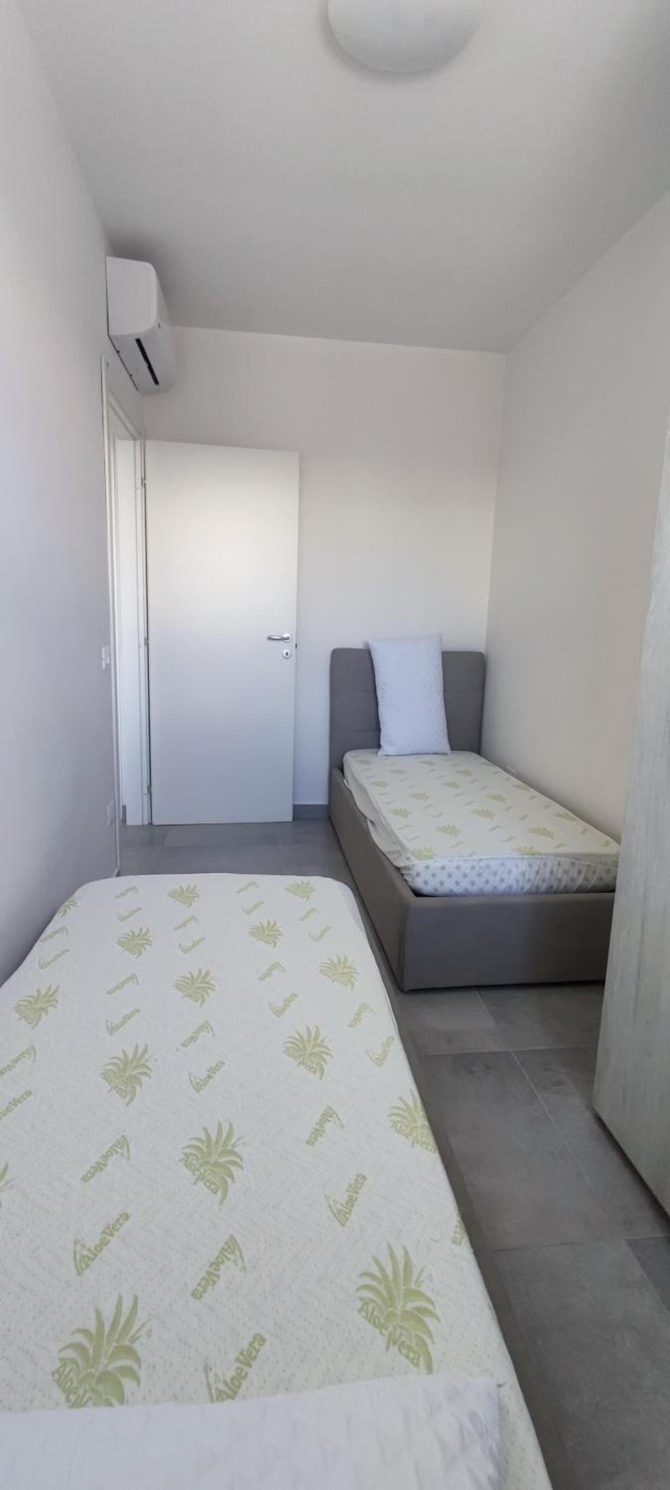 Three-Bedroom Apartment photo 2