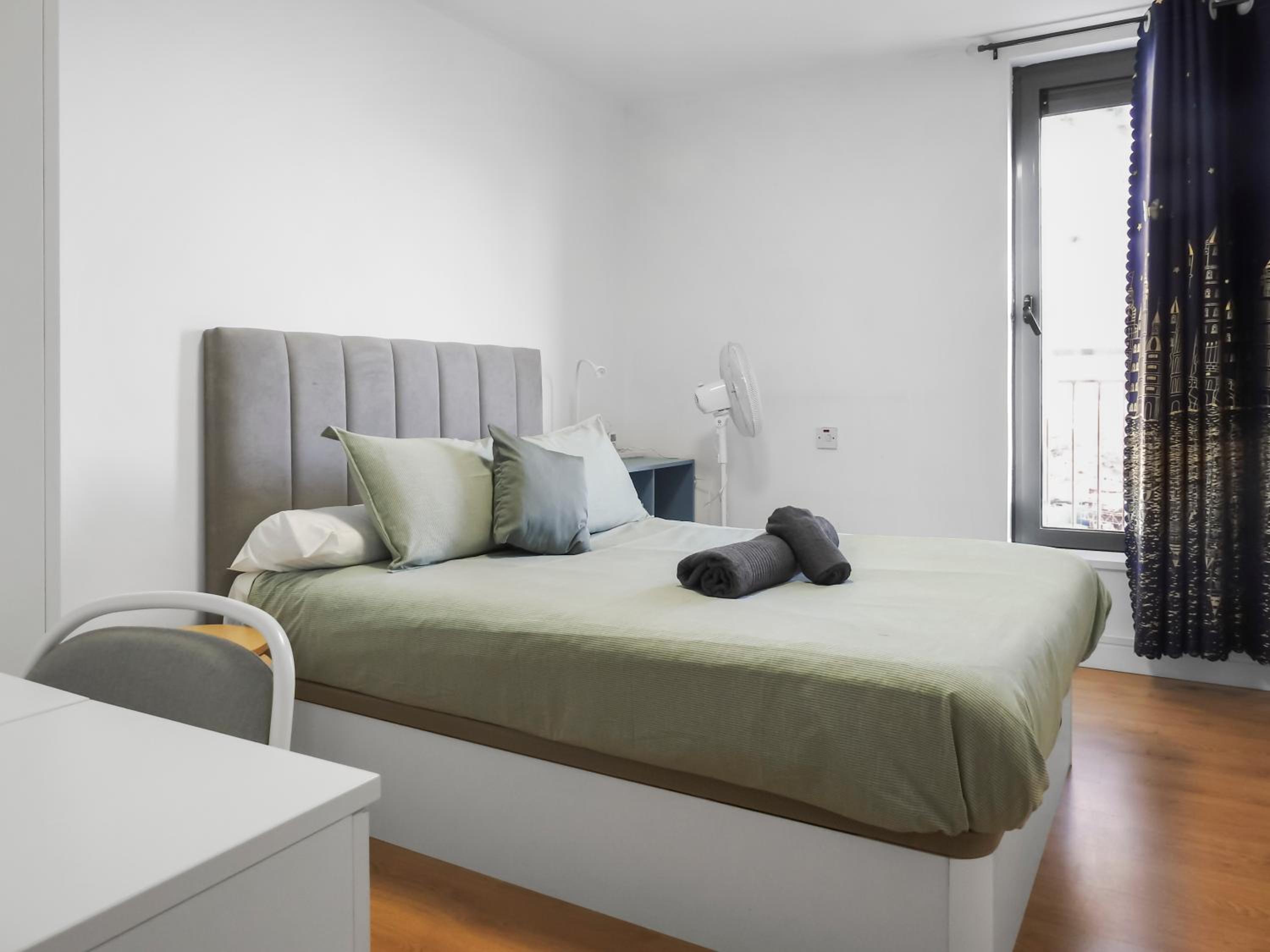 Three-Bedroom Apartment photo 1