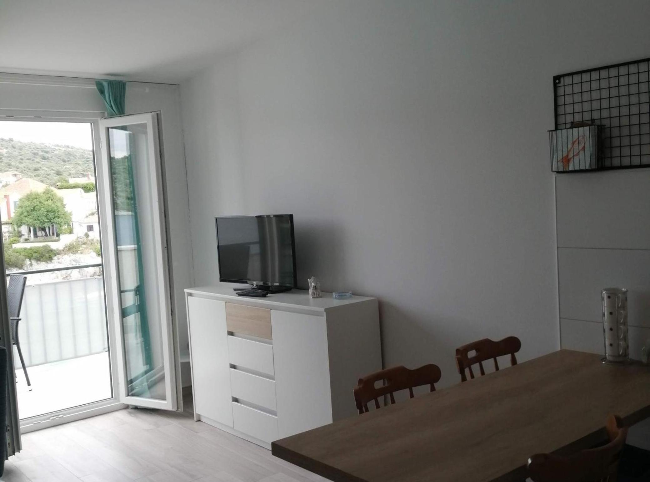 One Bedroom Apartment