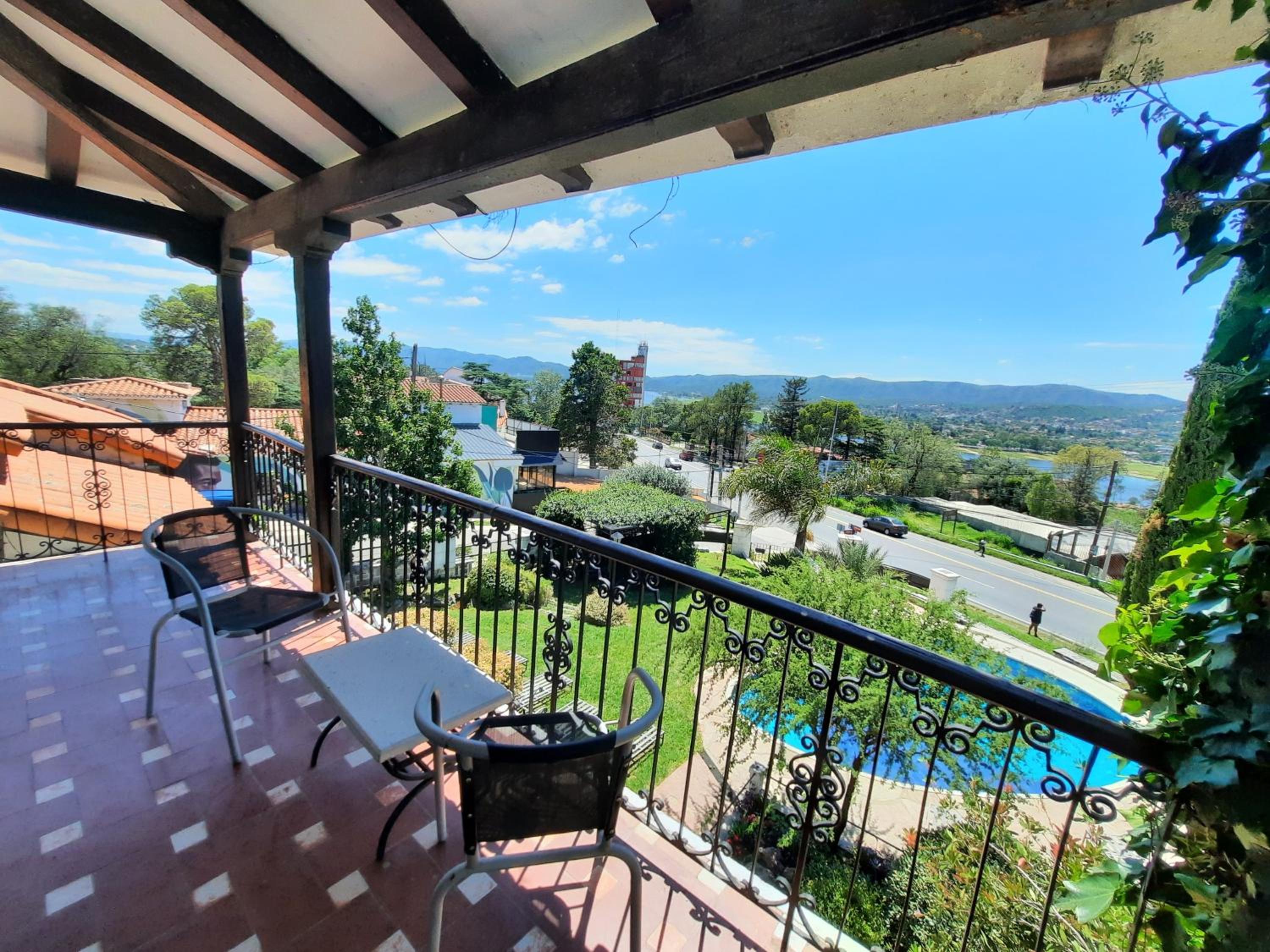 Deluxe Double Room with Balcony photo 3