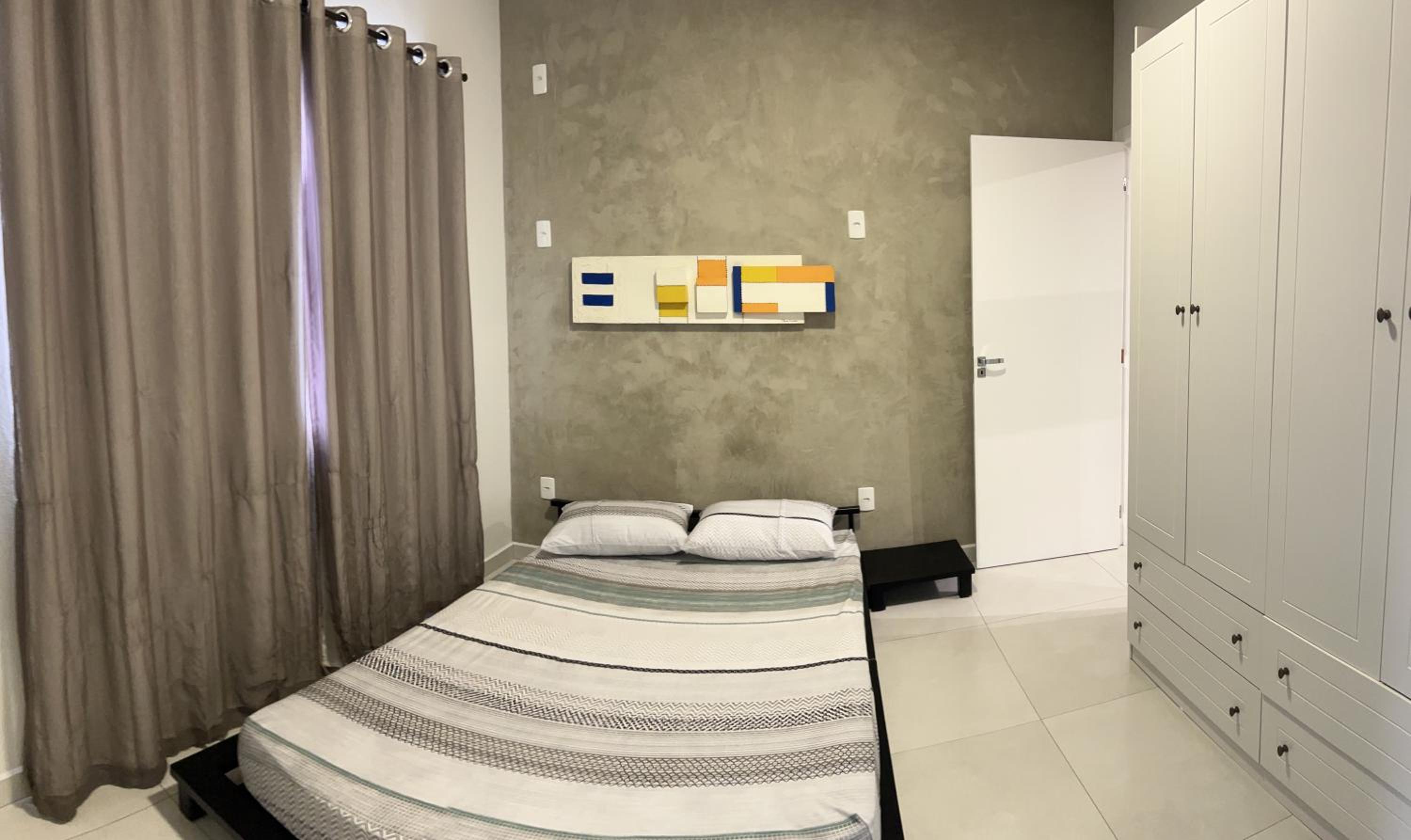 One-Bedroom Apartment photo 3