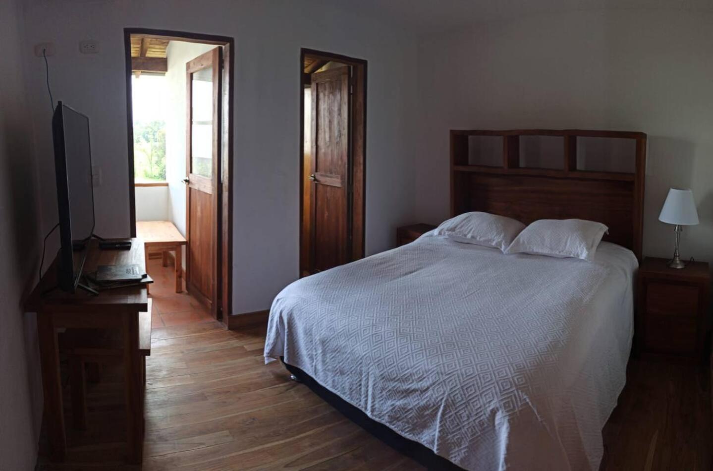 Deluxe Double Room with Balcony photo 1