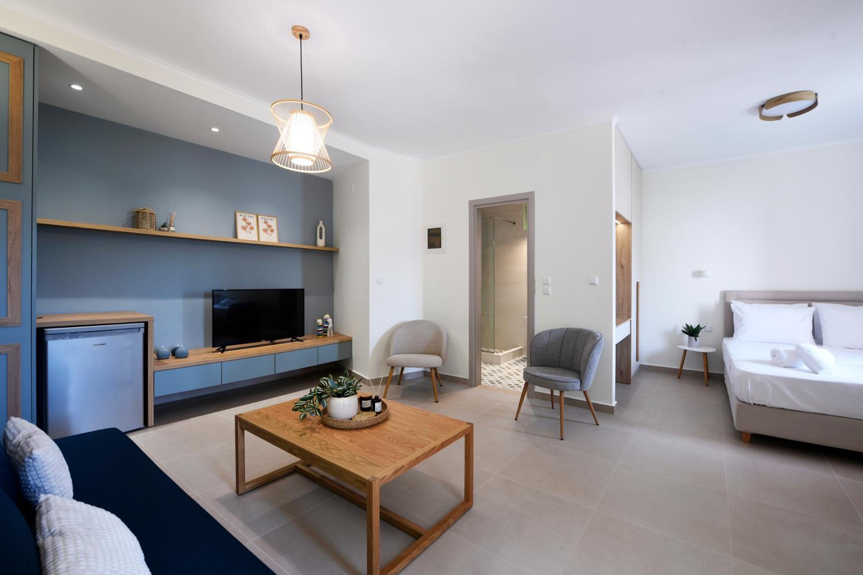 Studio Apartment with Harbor View