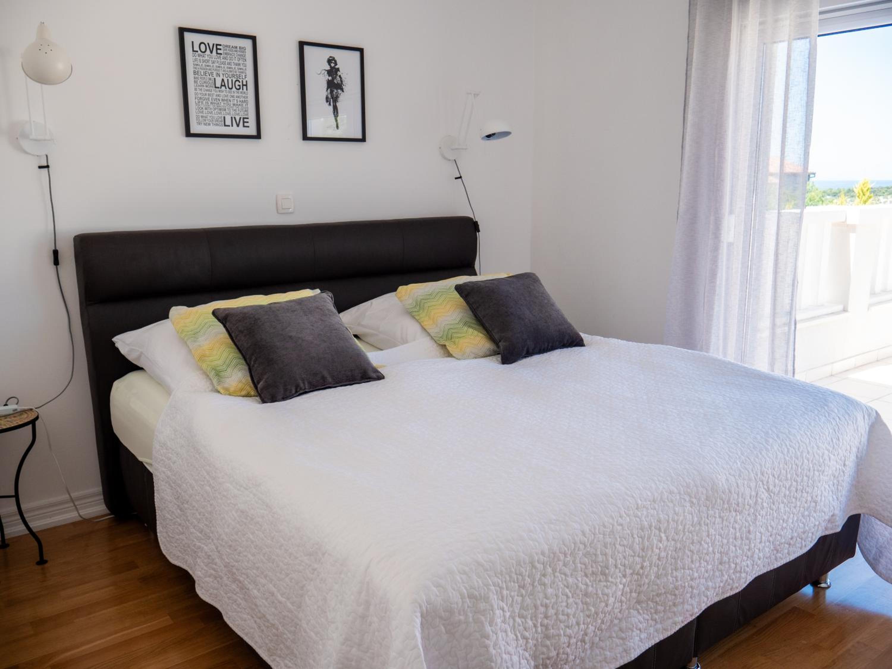 Three-Bedroom House photo 3