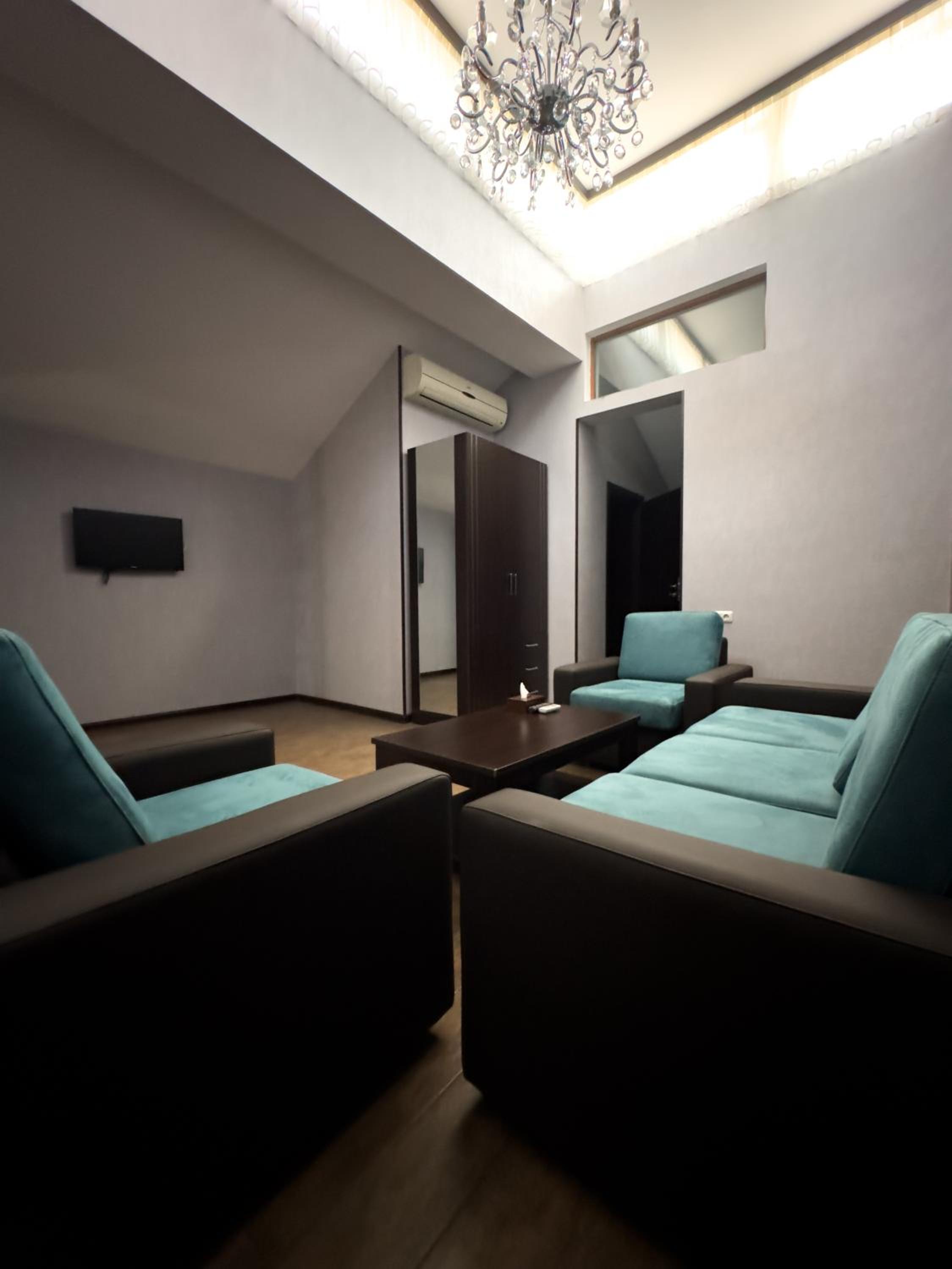Suite With Hot Tub
