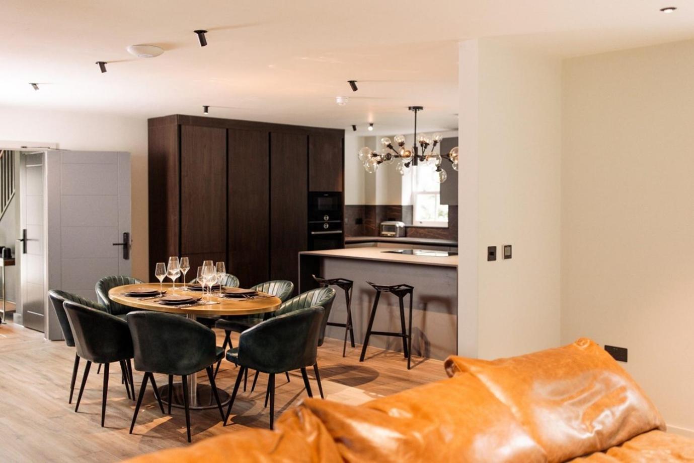 One-Bedroom Apartment with Terrace - Photo 2