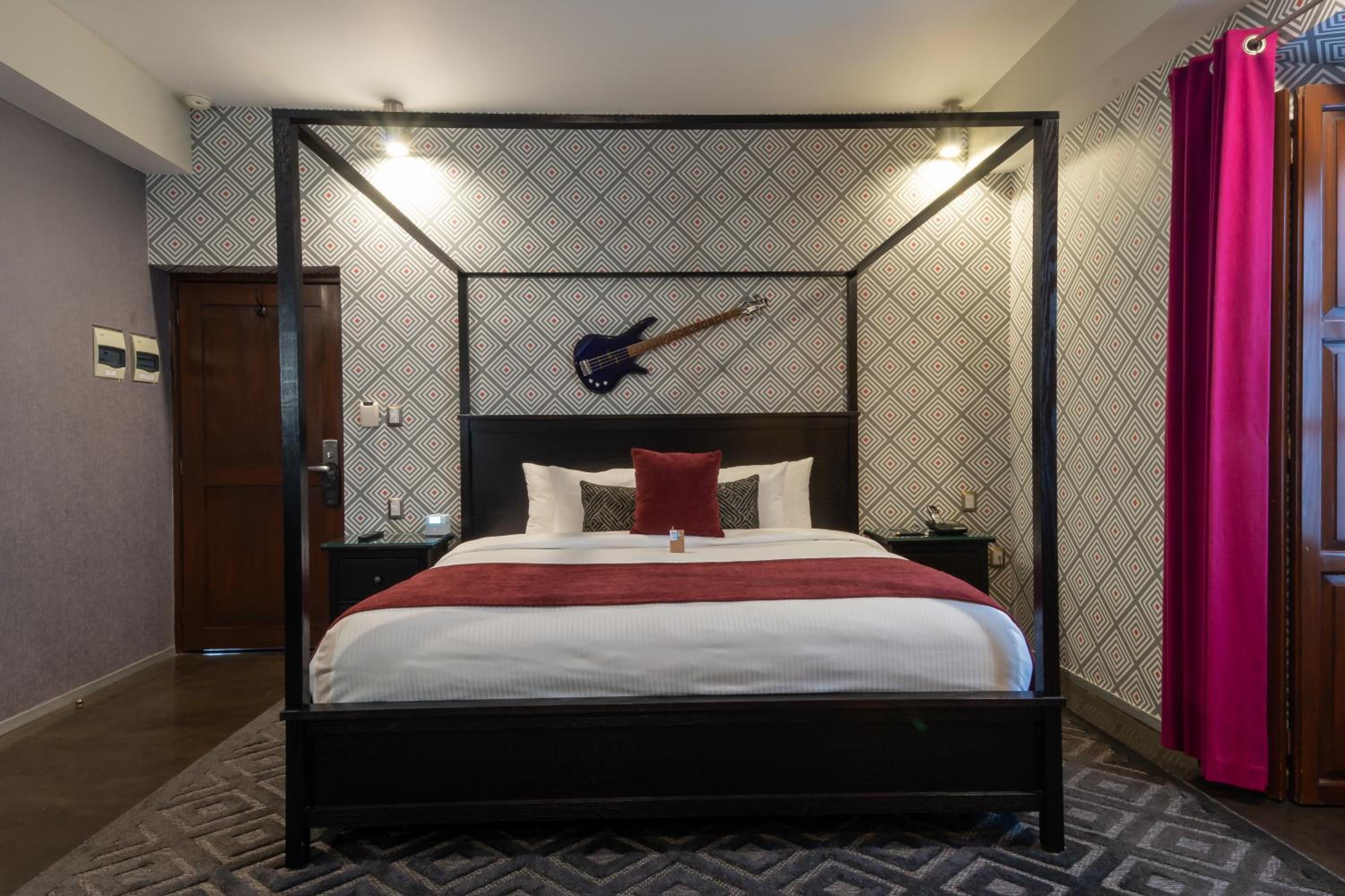 Deluxe King Room - Sofia - Photo 2