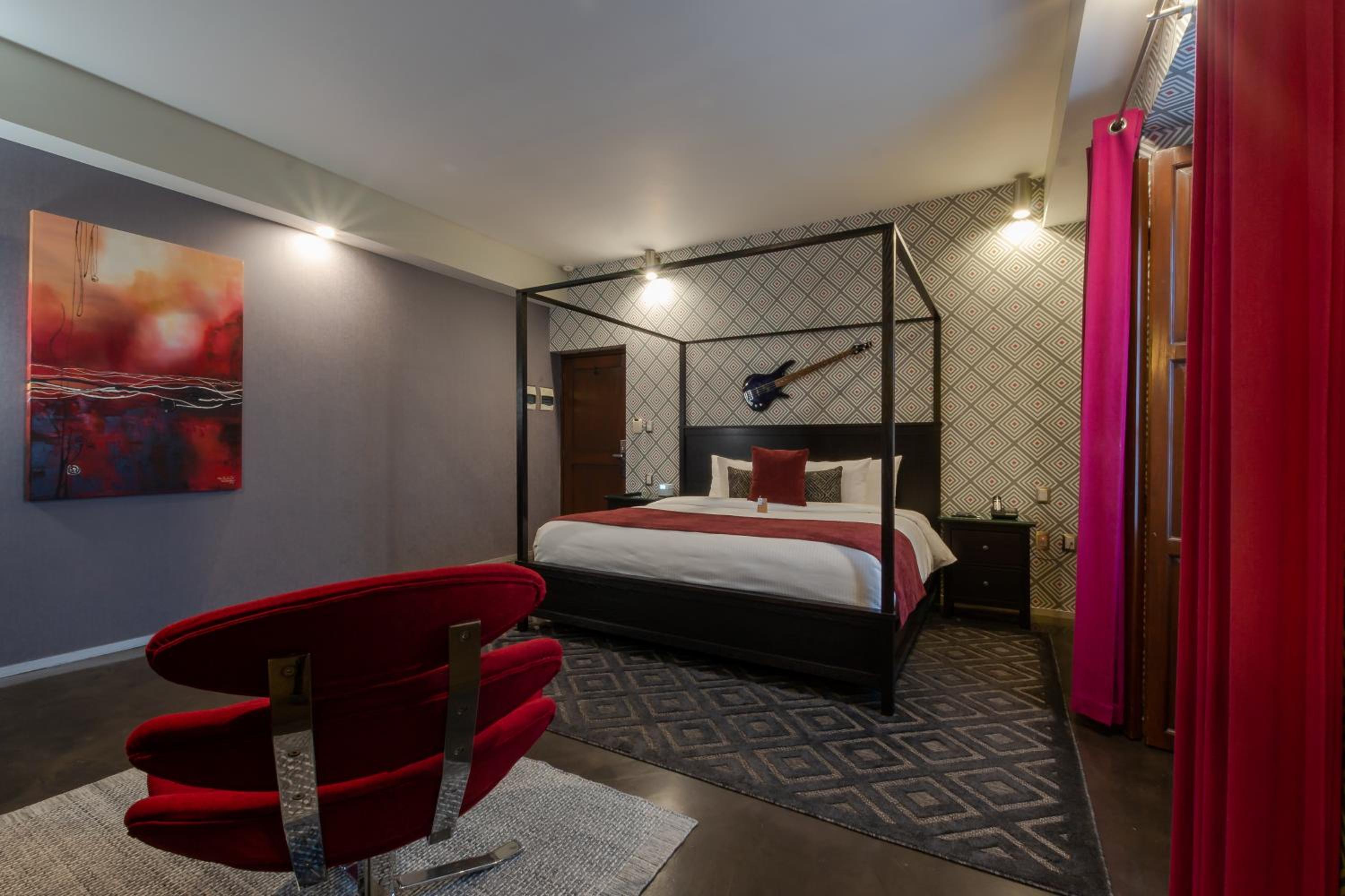 Deluxe King Room - Sofia - Photo 3