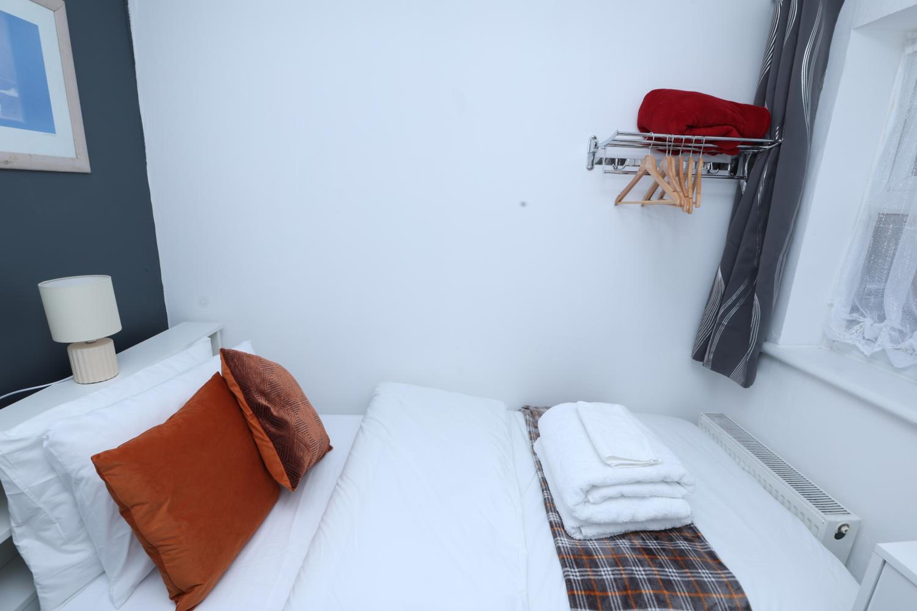 Four-Bedroom House photo 1