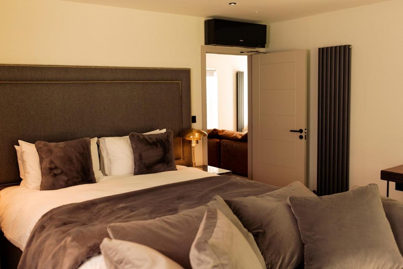 One-Bedroom Apartment with Terrace - Photo 1