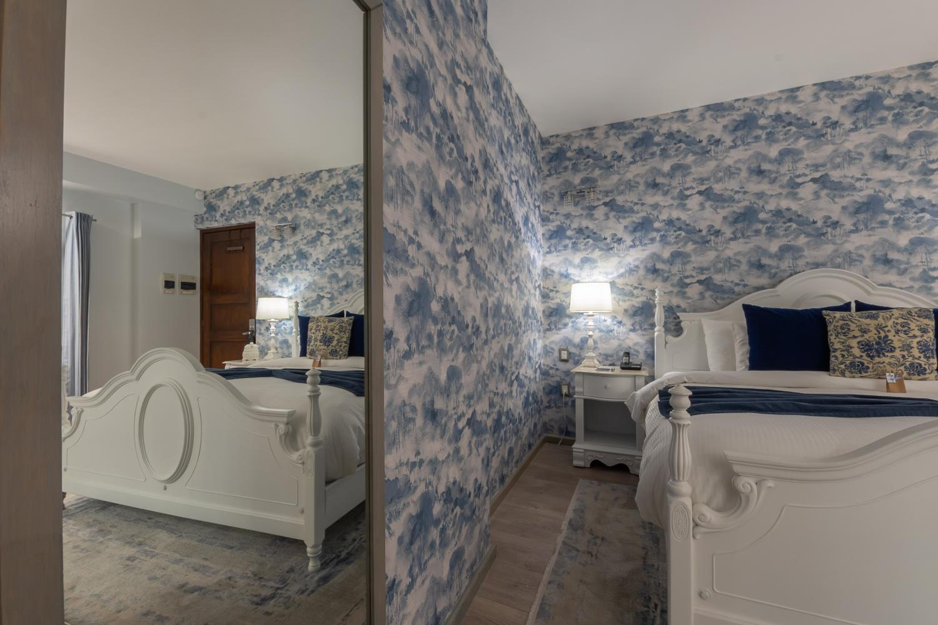 Deluxe King Room - Natalia - Photo 5